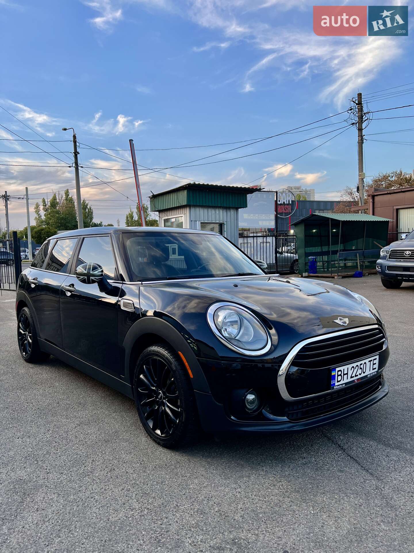 MINI Clubman 2017 VIN WMWLN5C57H2E32961 фото оголошення 2 з 11