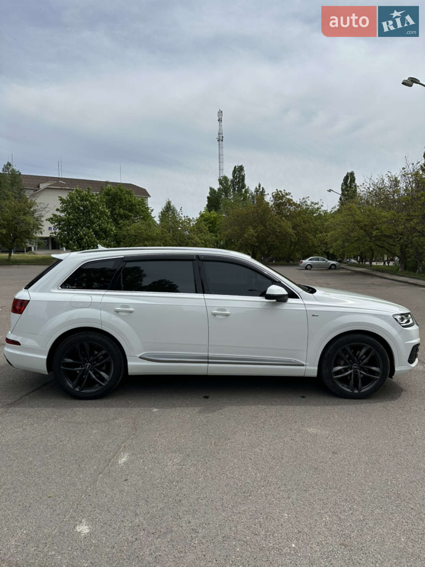 Audi Q7 2015 VIN WAUZZZ4M0GD017721 фото оголошення 4 з 26