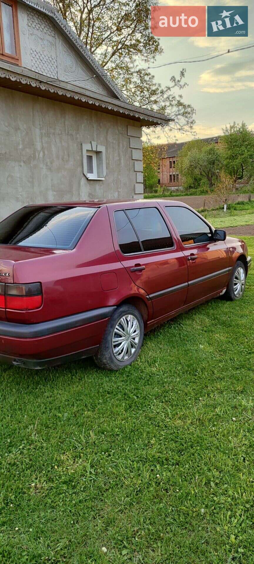 Volkswagen Vento 1996 VIN WVWZZZ16ZBW050103 фото оголошення 2 з 8