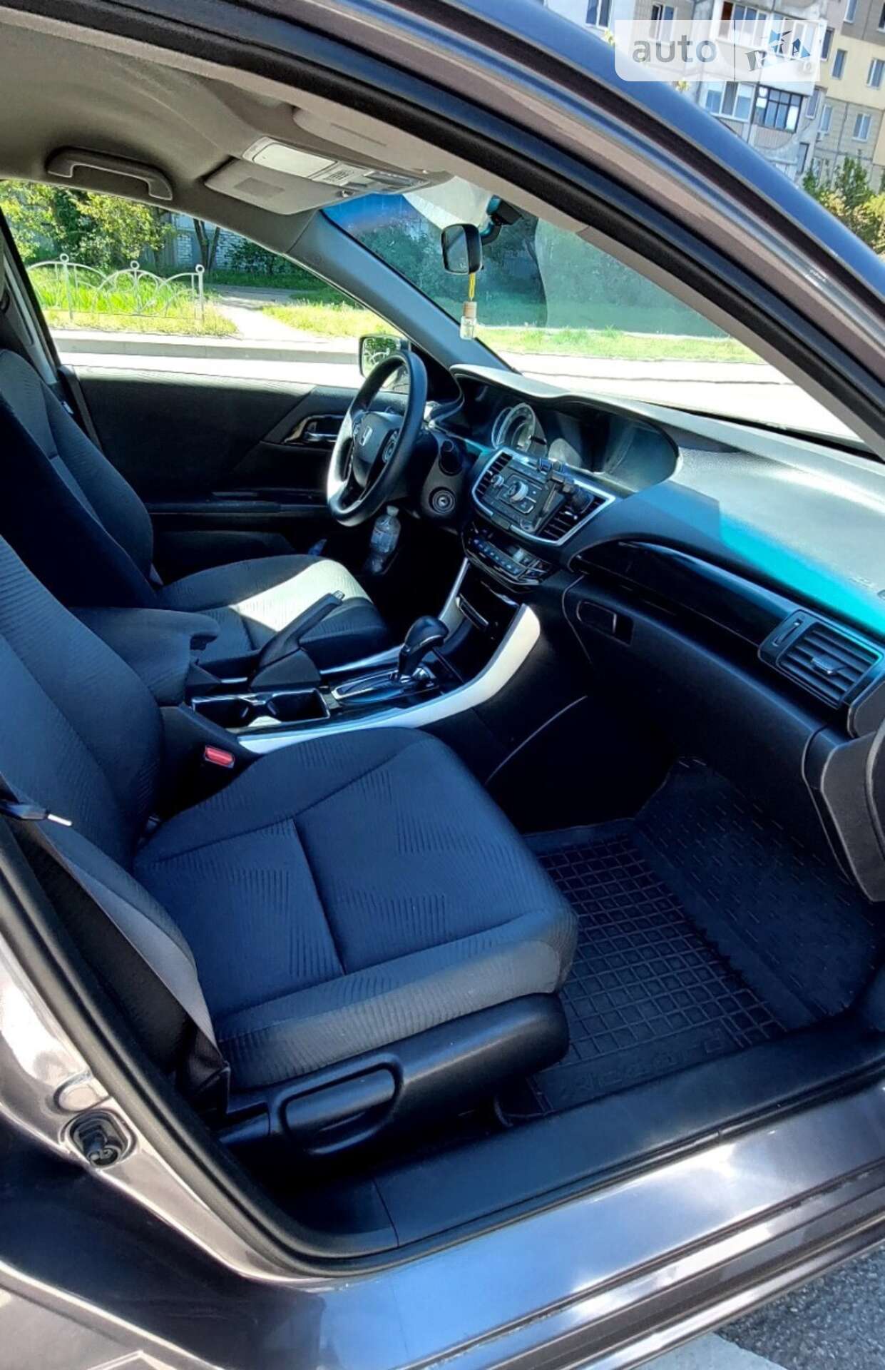 Honda Accord 2017 VIN 1HGCR2F30HA137026 фото оголошення 3 з 11