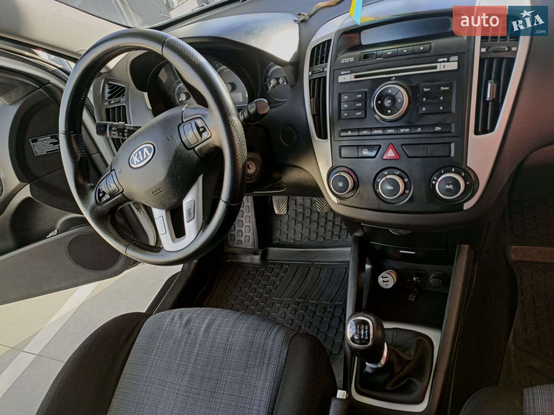 Kia Ceed 2010 VIN U5YHC816ABL183507 фото оголошення 2 з 8