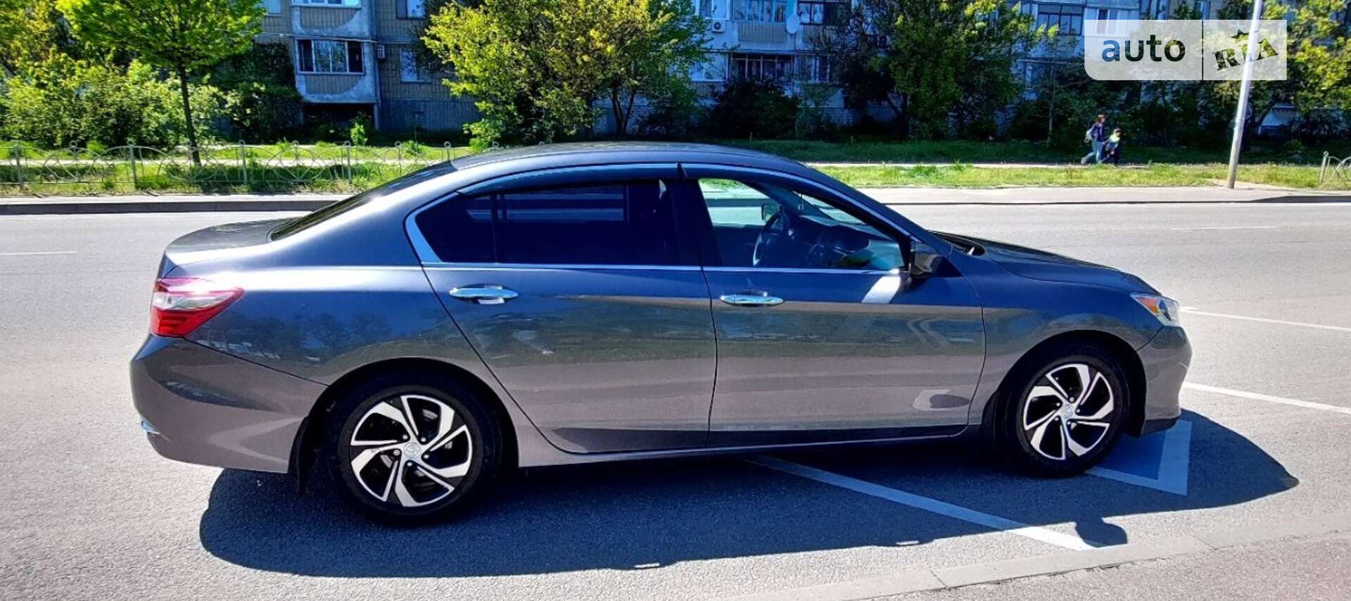 Honda Accord 2017 VIN 1HGCR2F30HA137026 фото оголошення 8 з 11