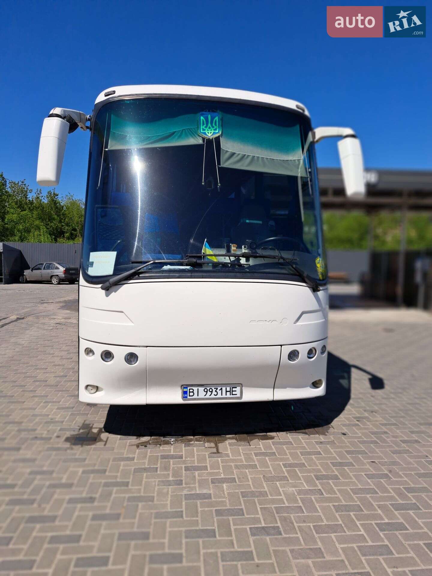 BOVA Futura FHD 1988 VIN XL9AA18CF03003348 фото оголошення 3 з 11