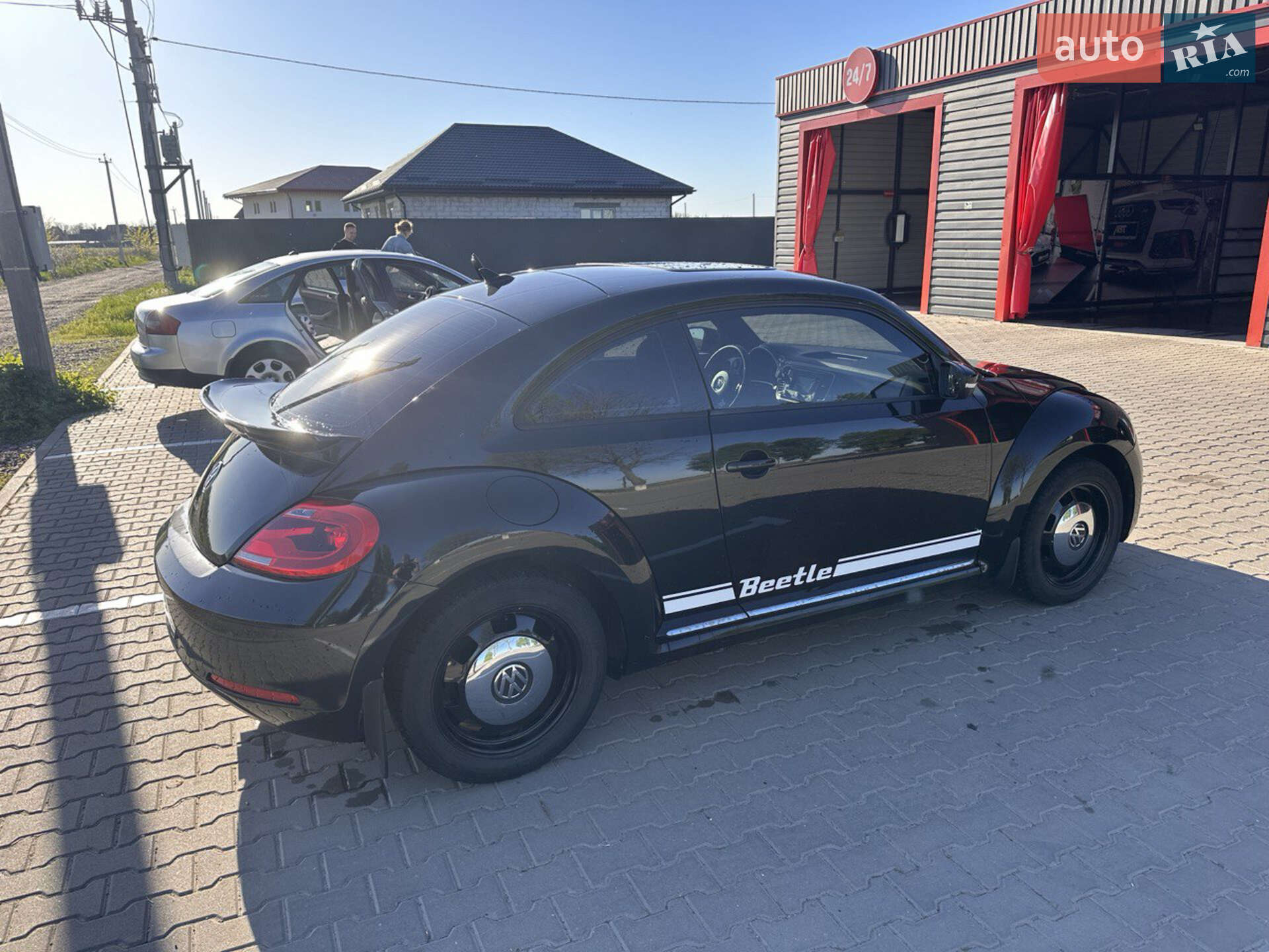 Volkswagen Beetle 2015 VIN 3VWH07ATXFM628168 фото оголошення 2 з 25