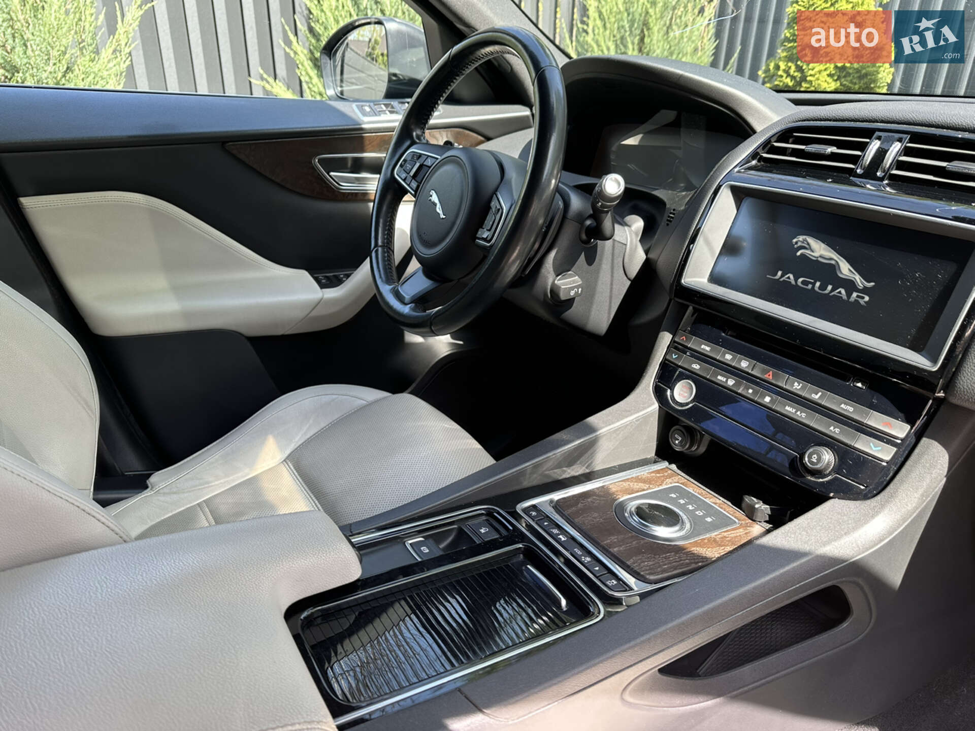 Jaguar F-Pace 2016 VIN SADCA2BN6HA048255 фото оголошення 8 з 16
