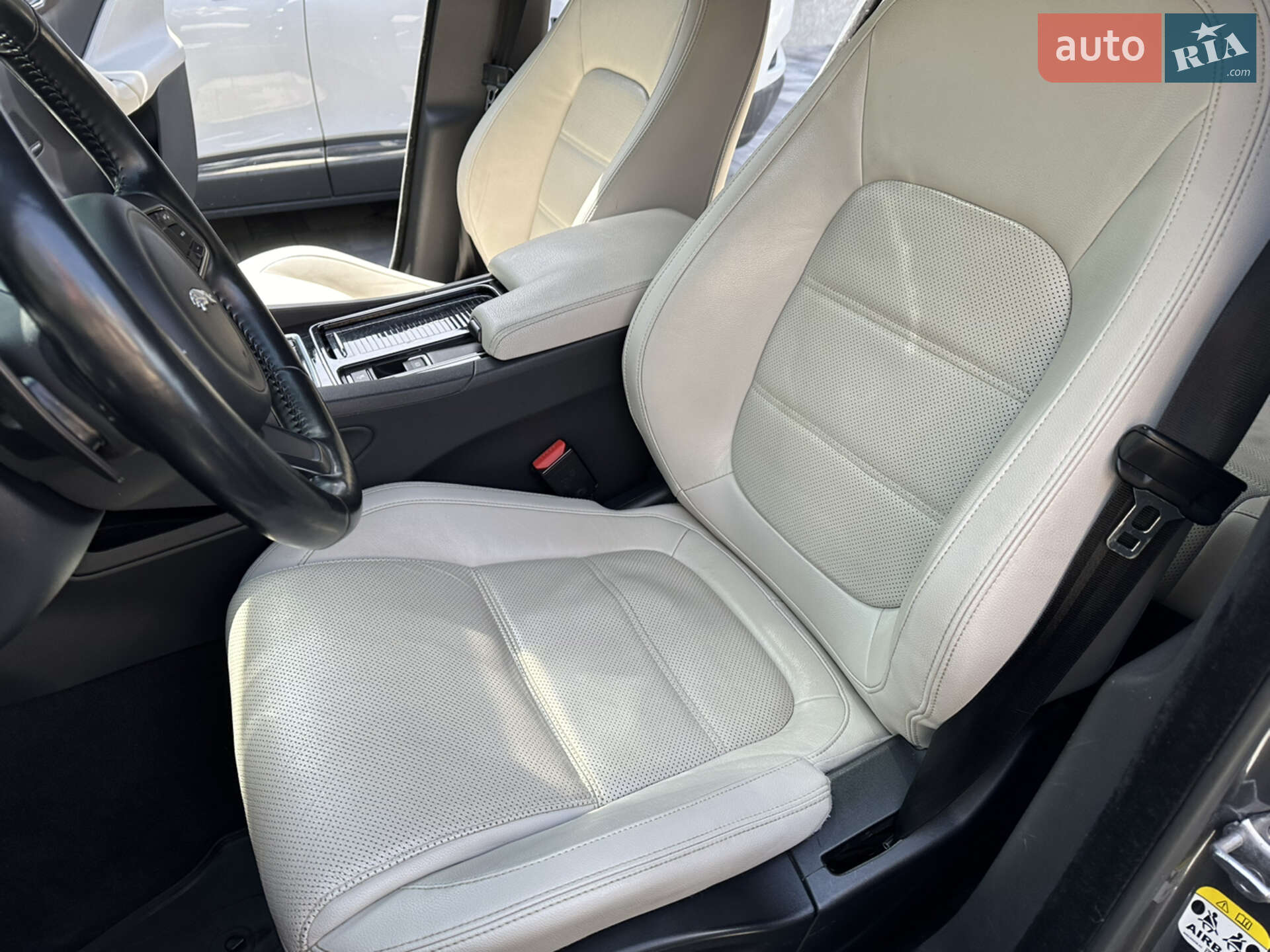 Jaguar F-Pace 2016 VIN SADCA2BN6HA048255 фото оголошення 12 з 16