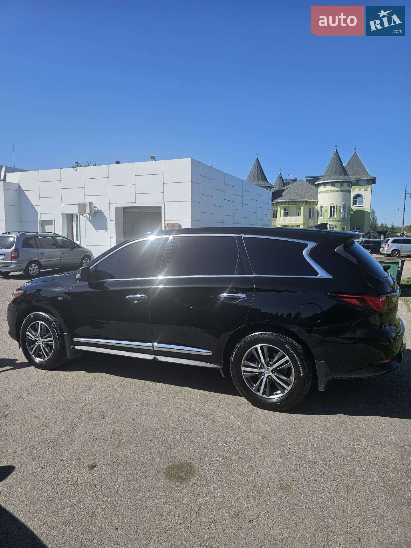 Infiniti QX60 2018 VIN 5N1DL0MNXJC528896 фото оголошення 8 з 17