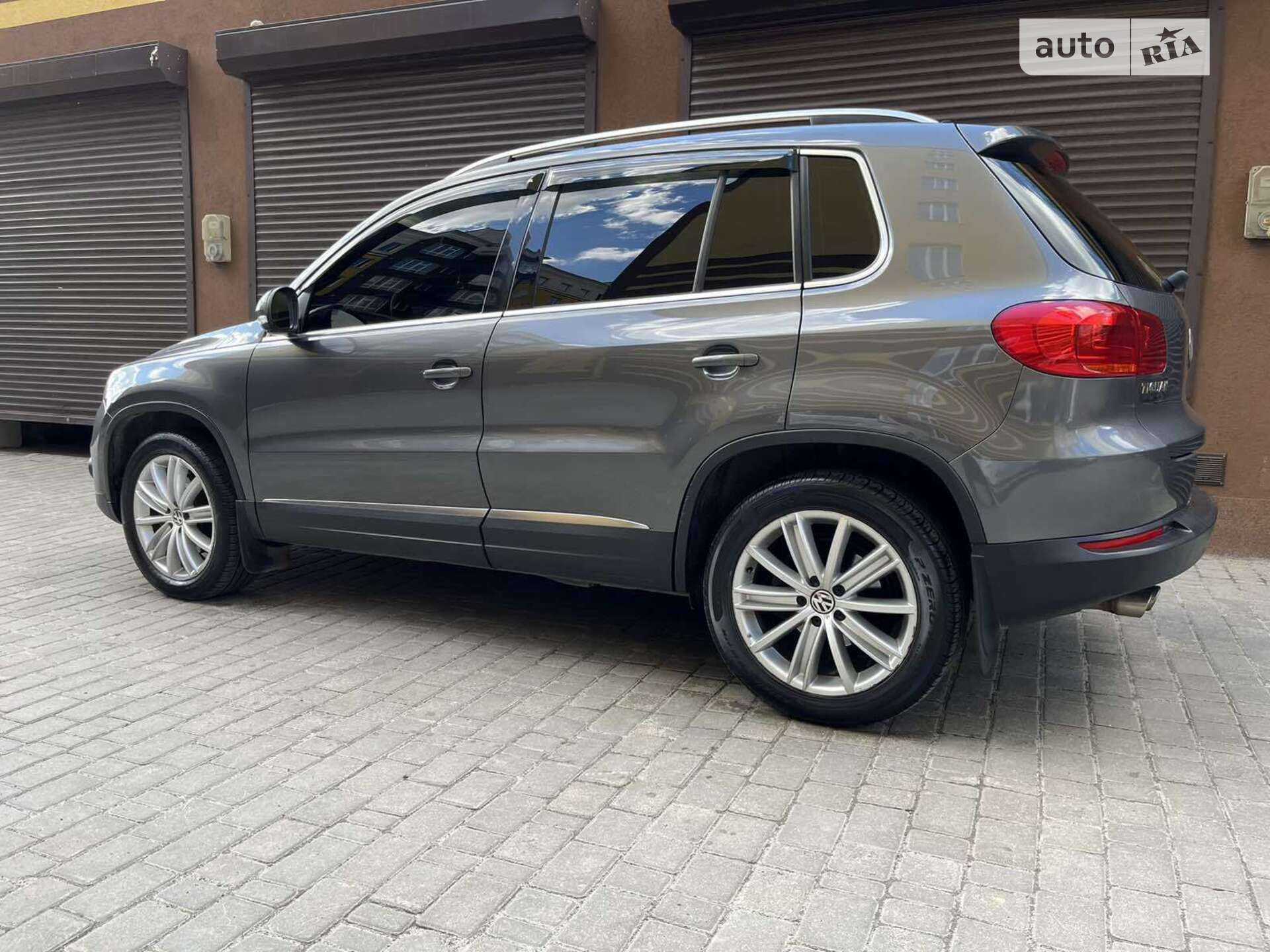 Volkswagen Tiguan 2015 VIN WVGAV7AX7FW604821 фото оголошення 5 з 82