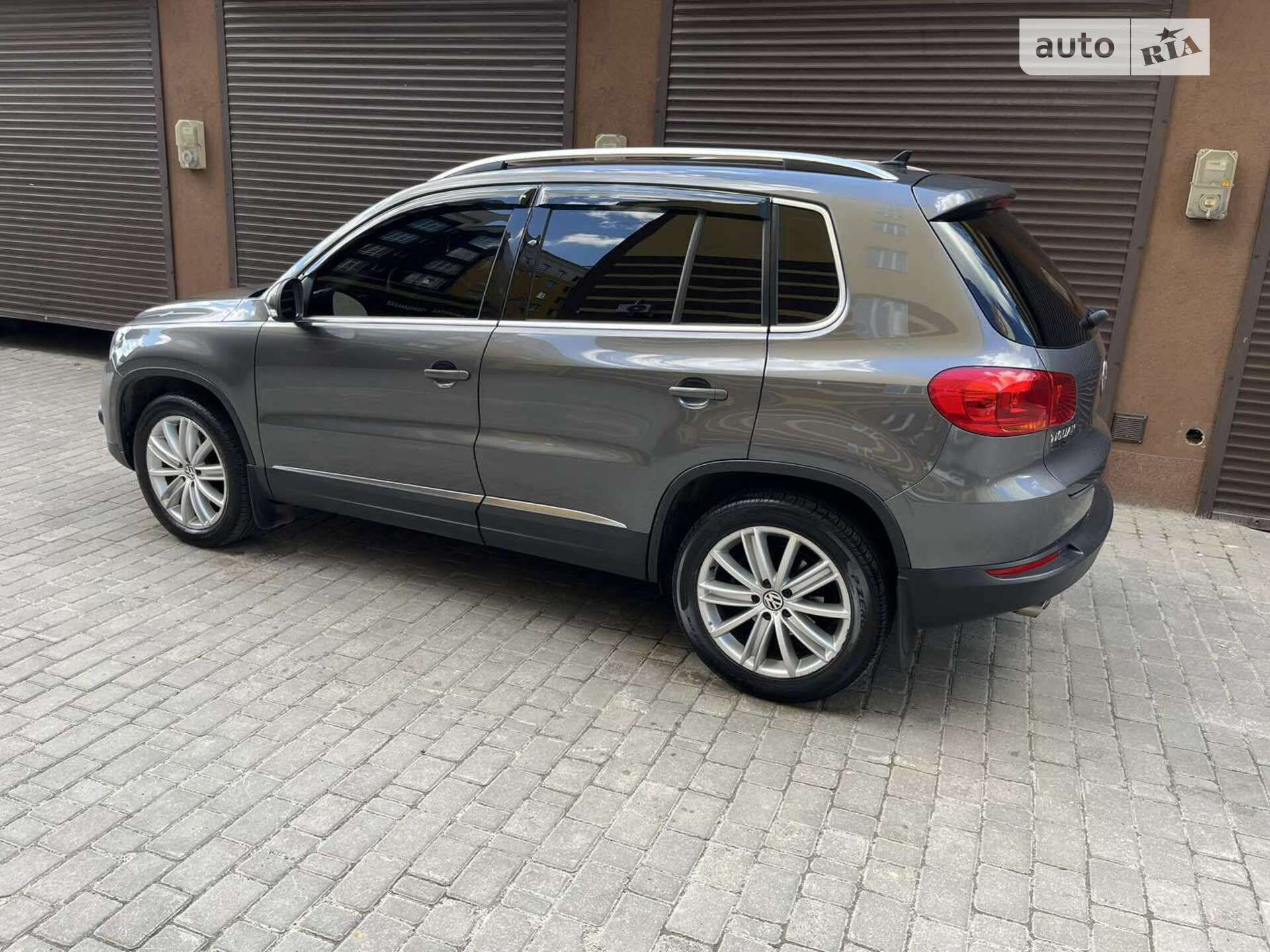 Volkswagen Tiguan 2015 VIN WVGAV7AX7FW604821 фото оголошення 8 з 82