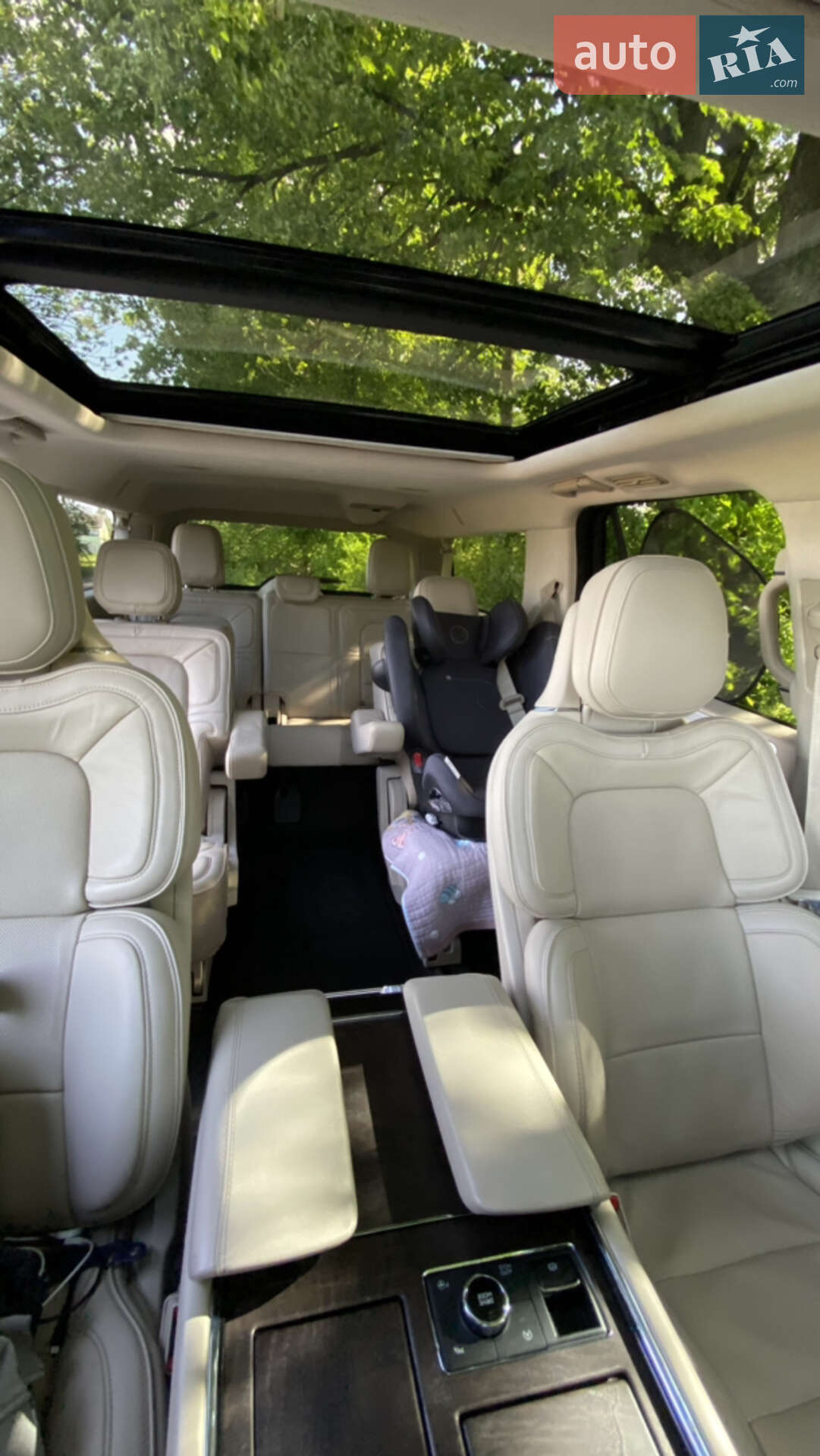 Lincoln Navigator 2019 VIN 5LMJJ3LT5KEL19577 фото оголошення 9 з 13