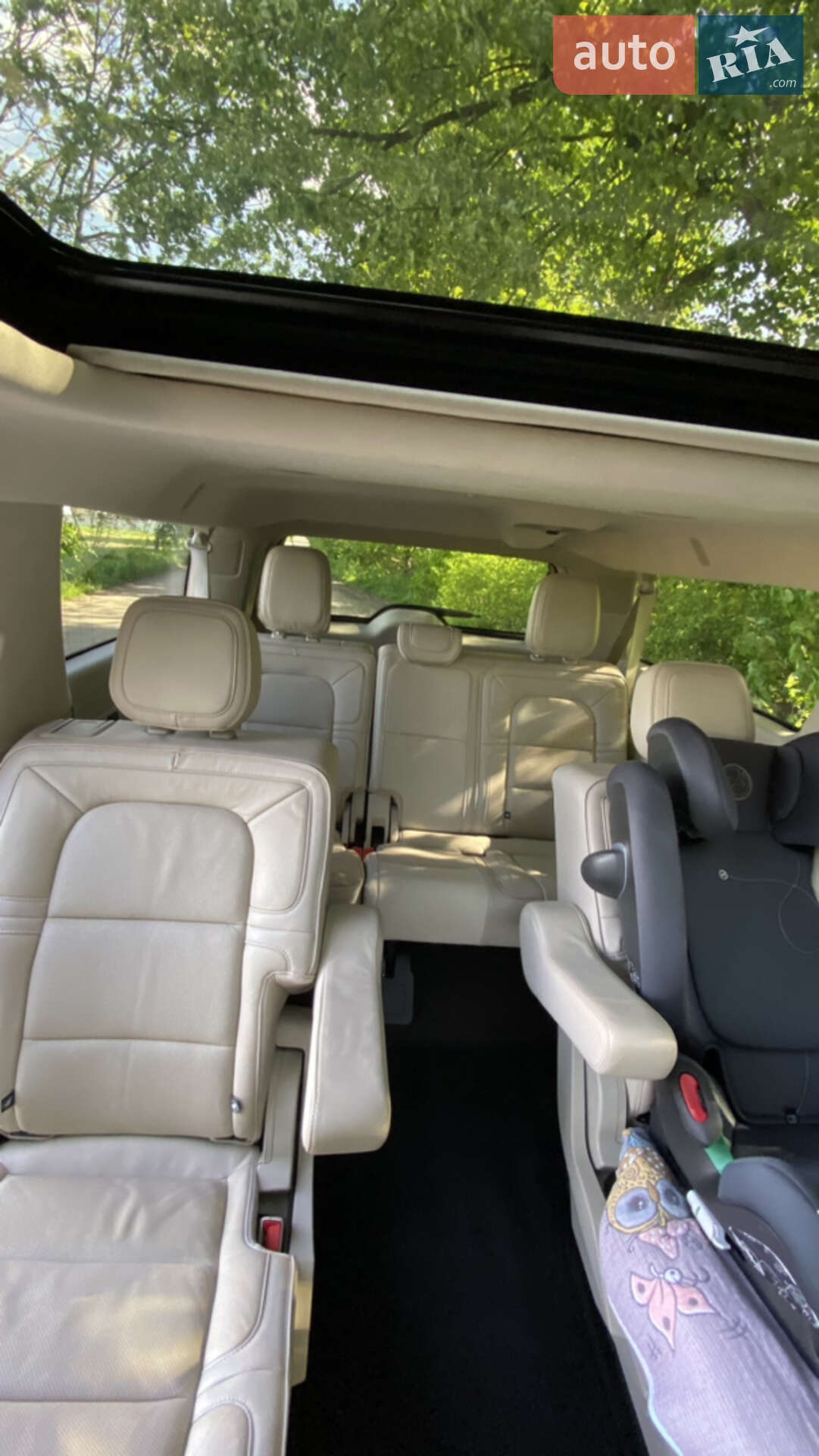 Lincoln Navigator 2019 VIN 5LMJJ3LT5KEL19577 фото оголошення 10 з 13