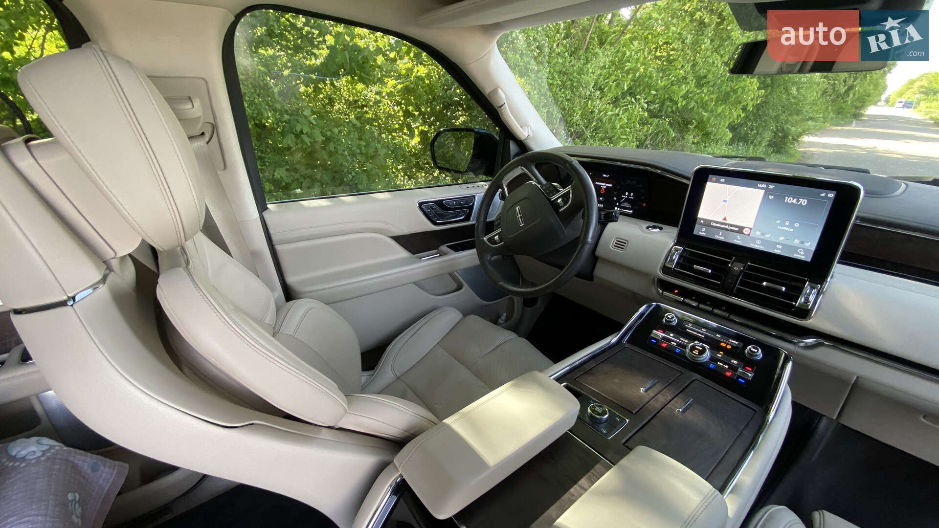 Lincoln Navigator 2019 VIN 5LMJJ3LT5KEL19577 фото оголошення 11 з 13