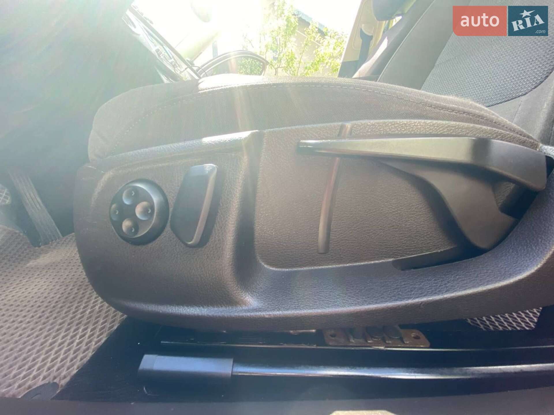 Volkswagen Passat 2014 VIN WVWZZZ3CZEE114771 фото оголошення 17 з 44