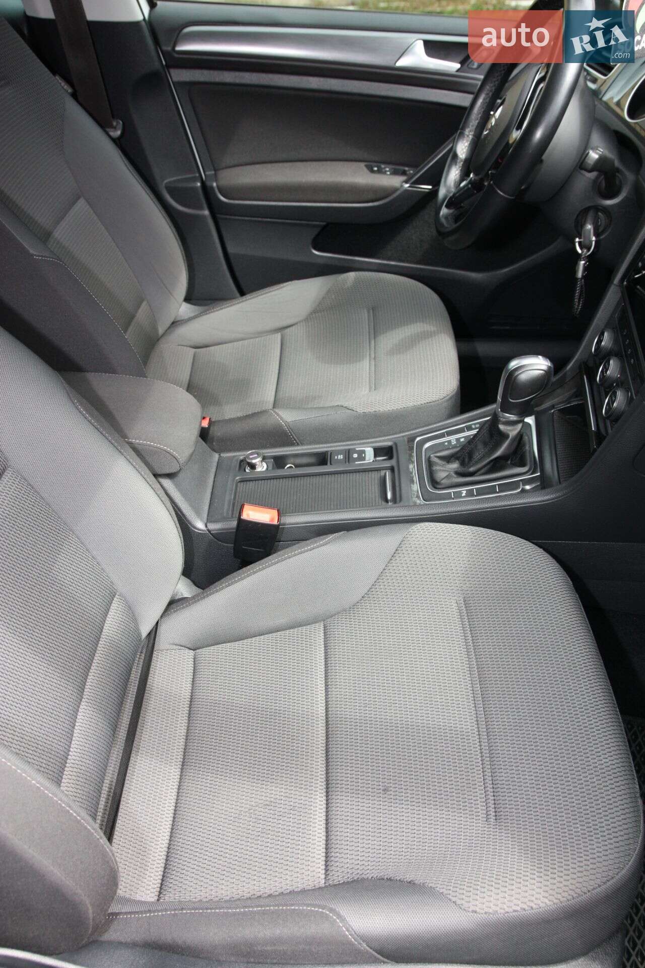 Volkswagen Golf 2017 VIN WVWZZZAUZJP559364 фото оголошення 13 з 29