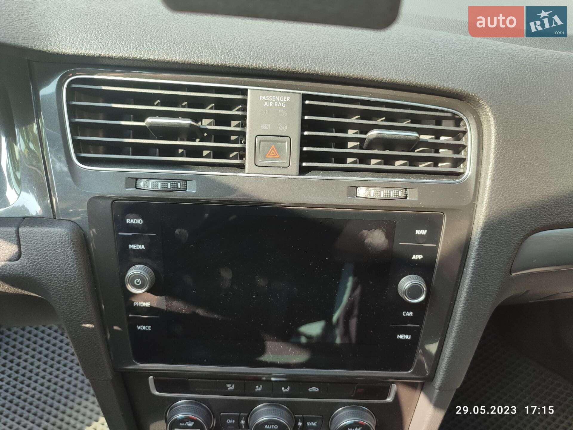 Volkswagen Golf 2017 VIN WVWZZZAUZJP559364 фото оголошення 21 з 29