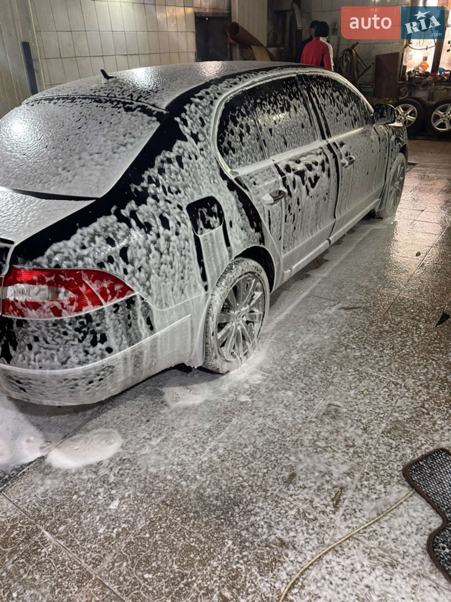Skoda Superb 2010 VIN TMBAB43T6BB300158 фото оголошення 2 з 25