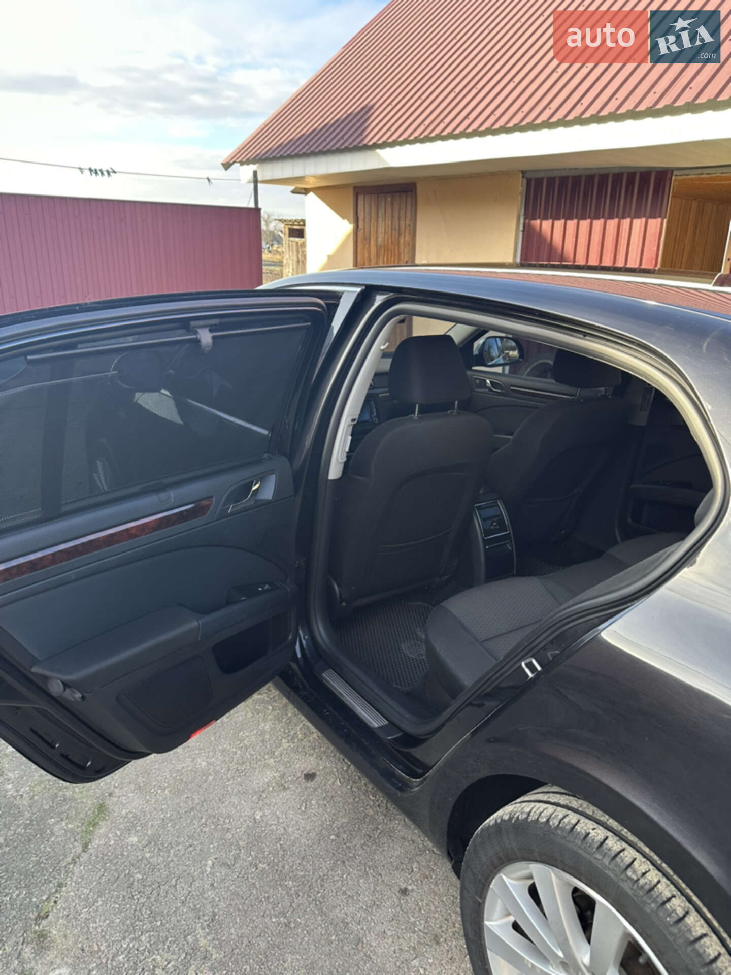 Skoda Superb 2010 VIN TMBAB43T6BB300158 фото оголошення 10 з 25
