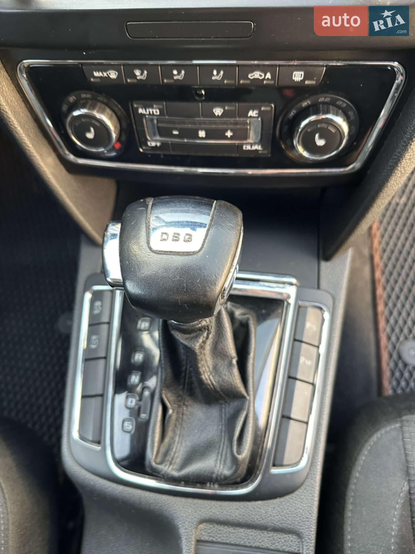 Skoda Superb 2010 VIN TMBAB43T6BB300158 фото оголошення 14 з 25