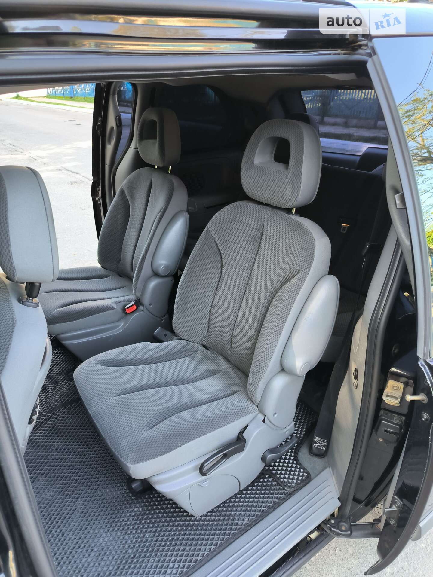 Chrysler Voyager 2005 VIN 1A8GYB2546Y107115 фото оголошення 17 з 22