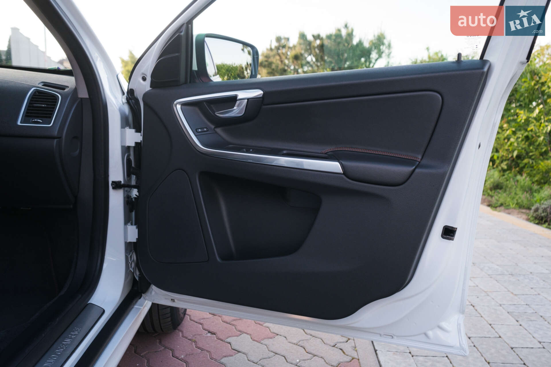Volvo Xc60 2016 VIN YV1DZA5C6G2917193 фото оголошення 16 з 34