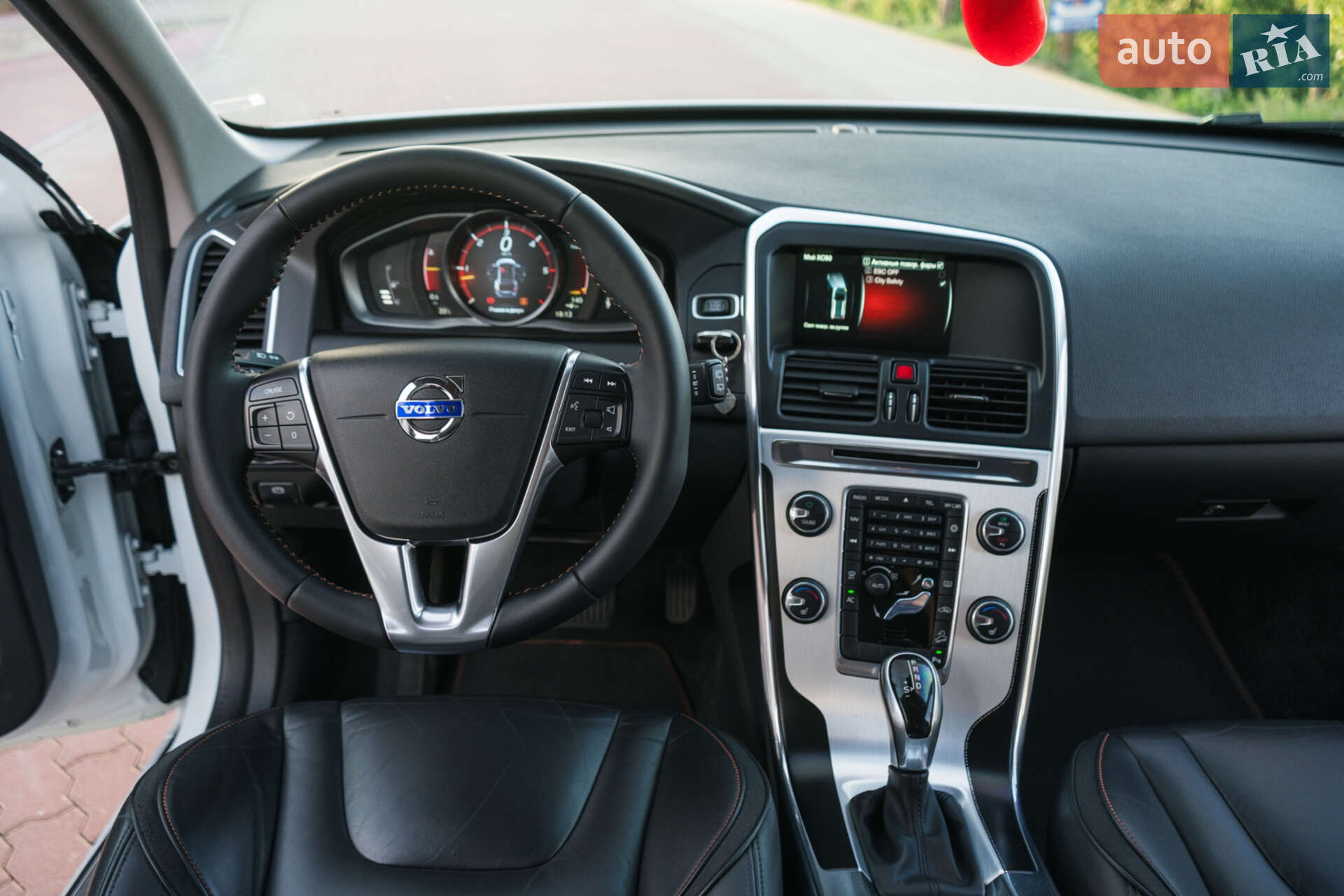 Volvo Xc60 2016 VIN YV1DZA5C6G2917193 фото оголошення 18 з 34