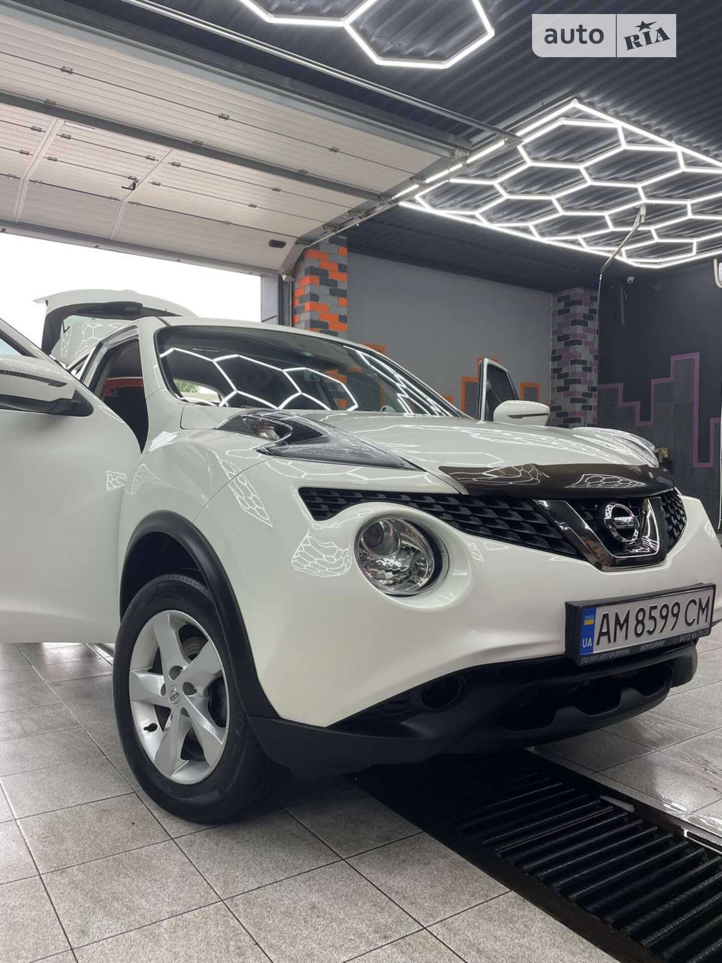Nissan Juke 2018 VIN SJNFBAF15U8033515 фото оголошення 2 з 18