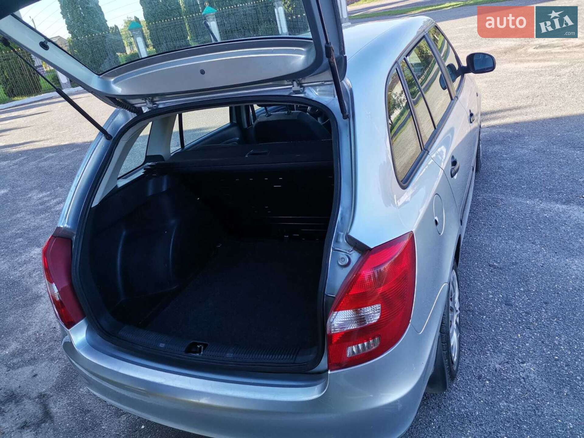 Skoda Fabia 2010 VIN TMBJJ25J2B3081292 фото оголошення 2 з 9