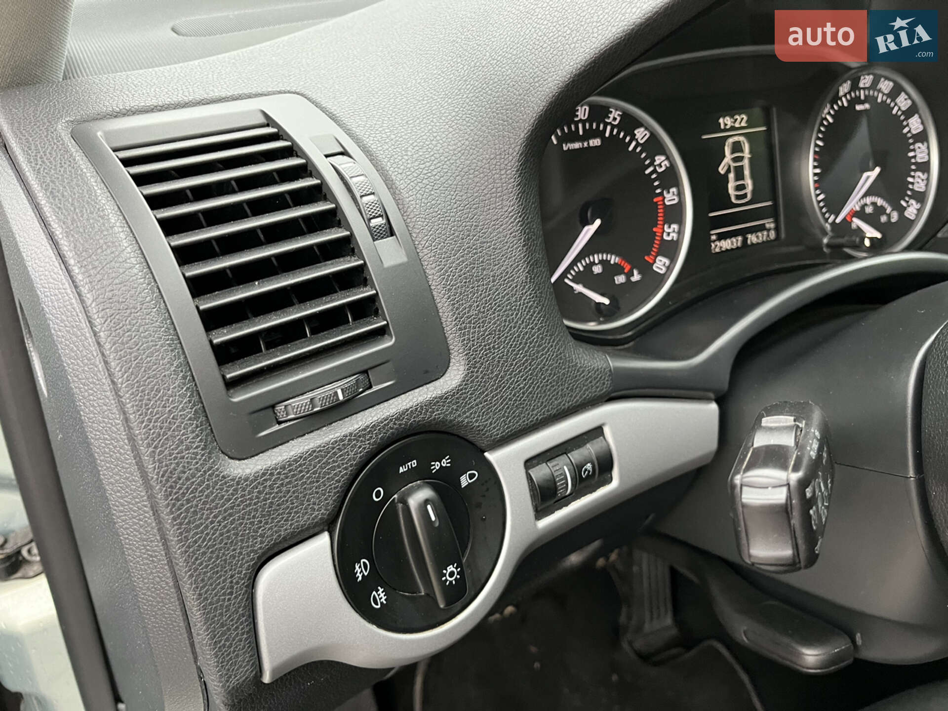 Skoda Octavia 2012 VIN TMBHN61ZXC2190564 фото оголошення 17 з 22