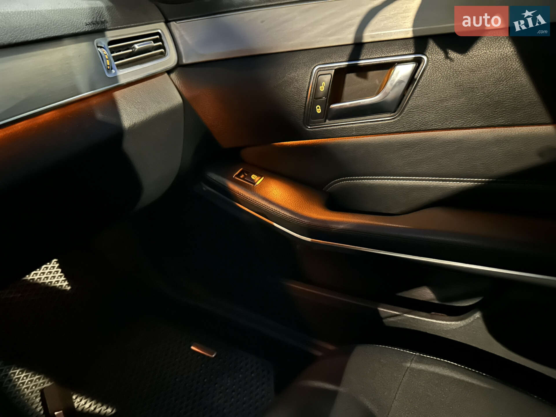 Mercedes-Benz E-Class 2013 VIN WDD2122021A945759 фото оголошення 15 з 16
