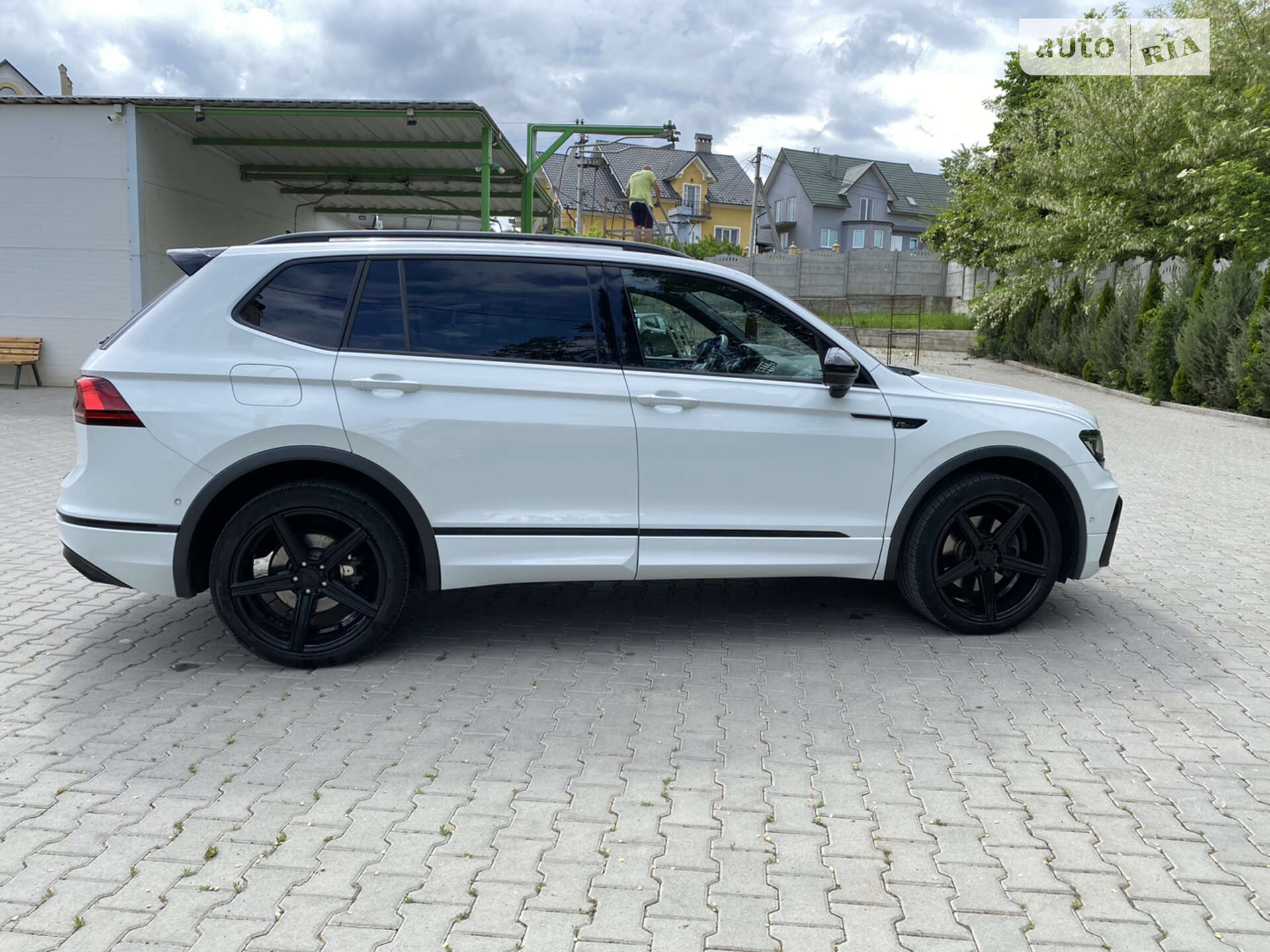 Volkswagen Tiguan 2019 VIN WVGZZZ5NZLM049840 фото оголошення 3 з 35