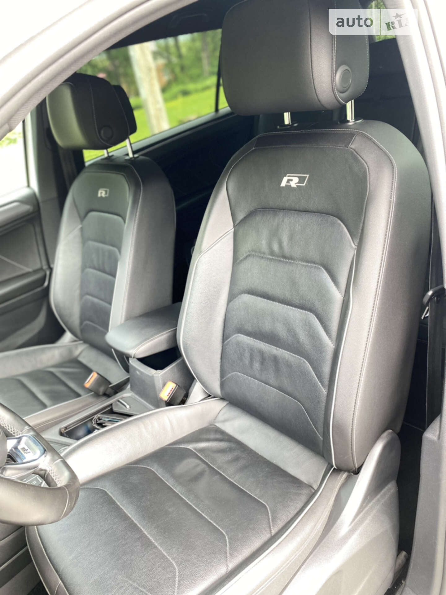 Volkswagen Tiguan 2019 VIN WVGZZZ5NZLM049840 фото оголошення 18 з 35