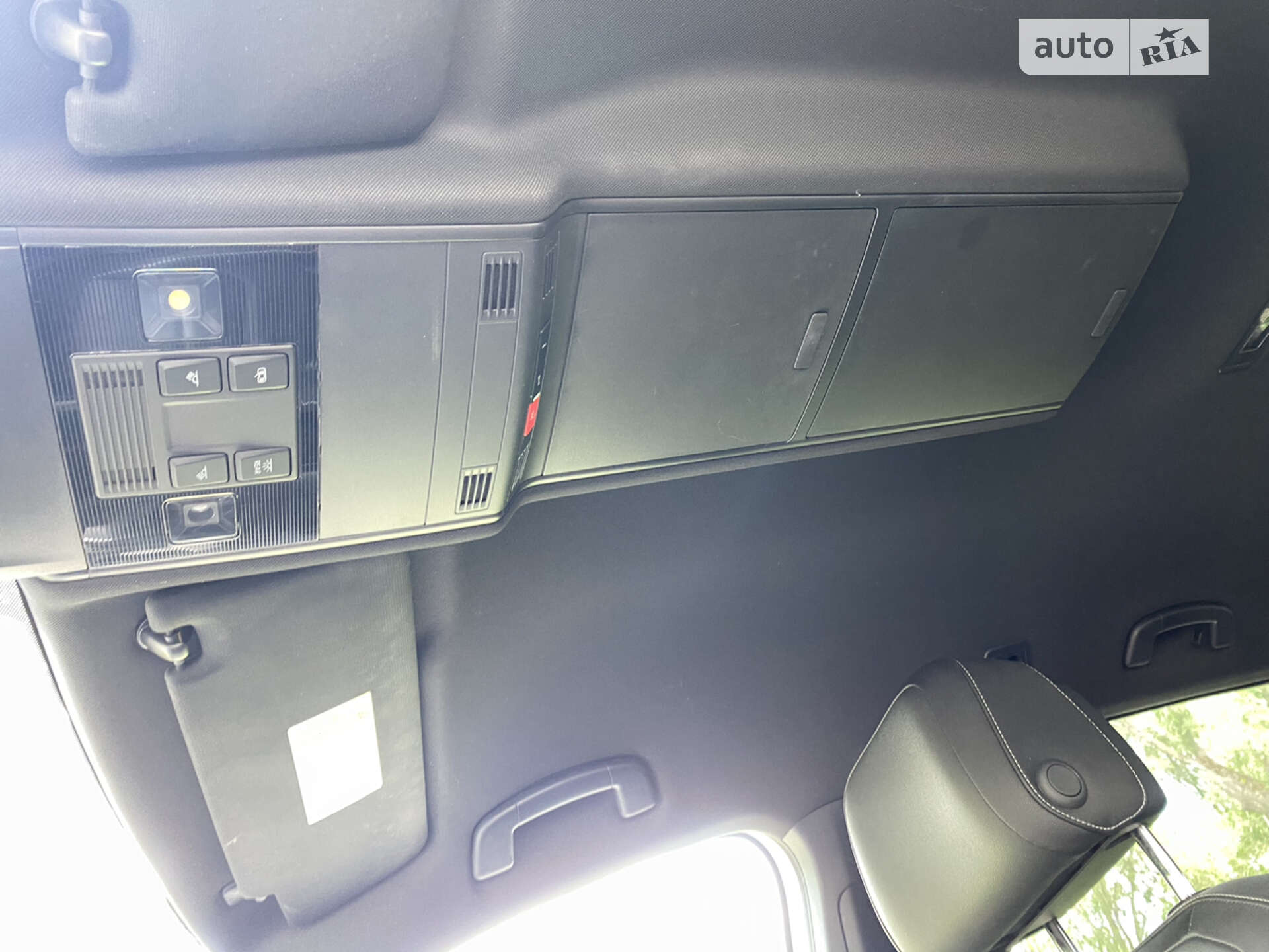 Volkswagen Tiguan 2019 VIN WVGZZZ5NZLM049840 фото оголошення 30 з 35