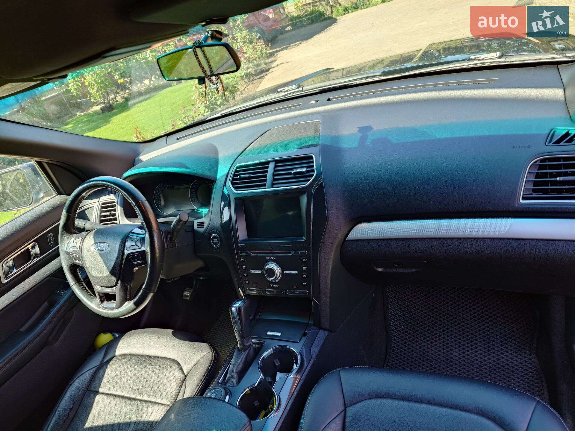 Ford Explorer 2017 VIN 1FM5K8D85HGC90121 фото оголошення 4 з 15