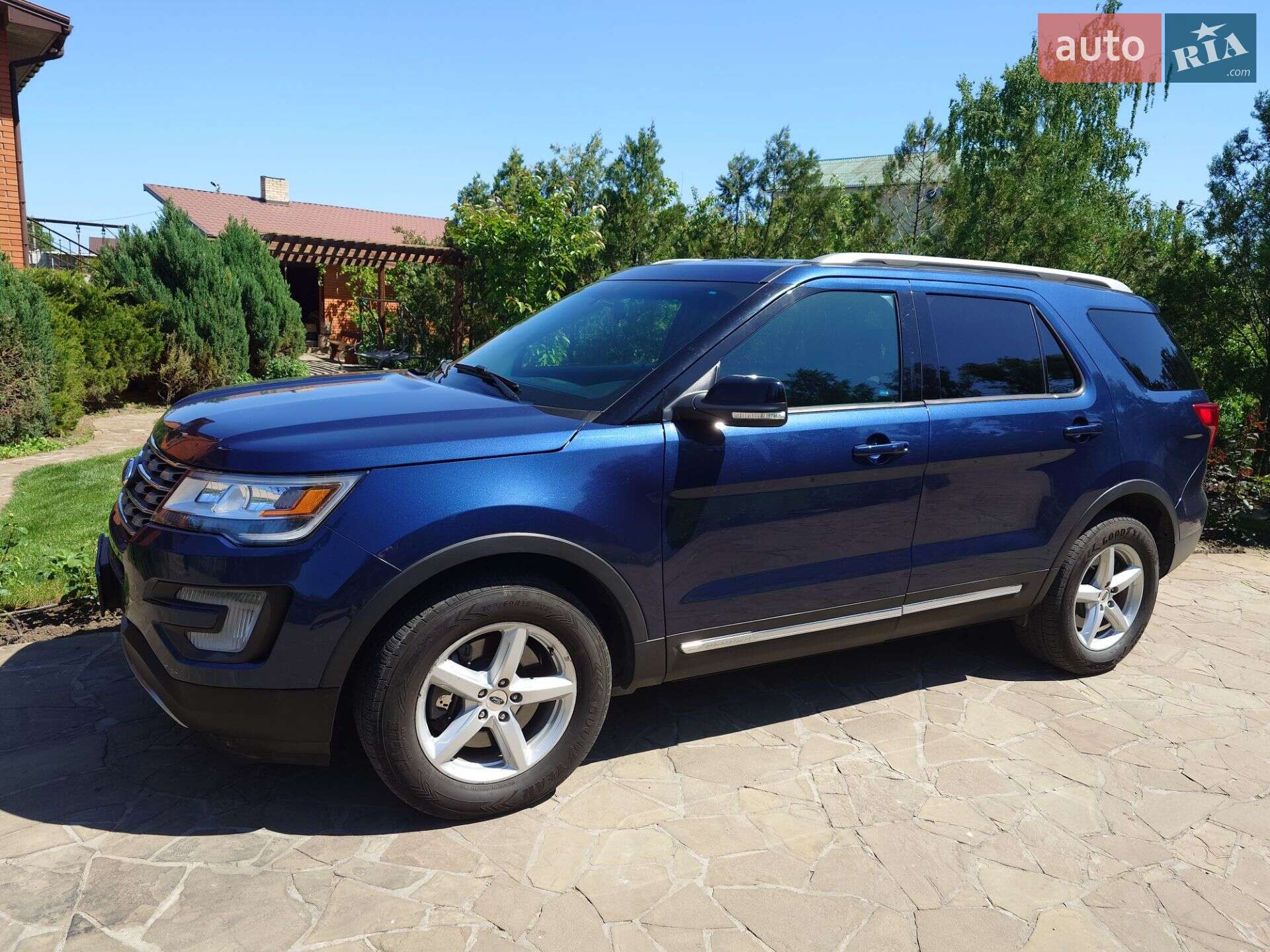Ford Explorer 2017 VIN 1FM5K8D85HGC90121 фото оголошення 7 з 15