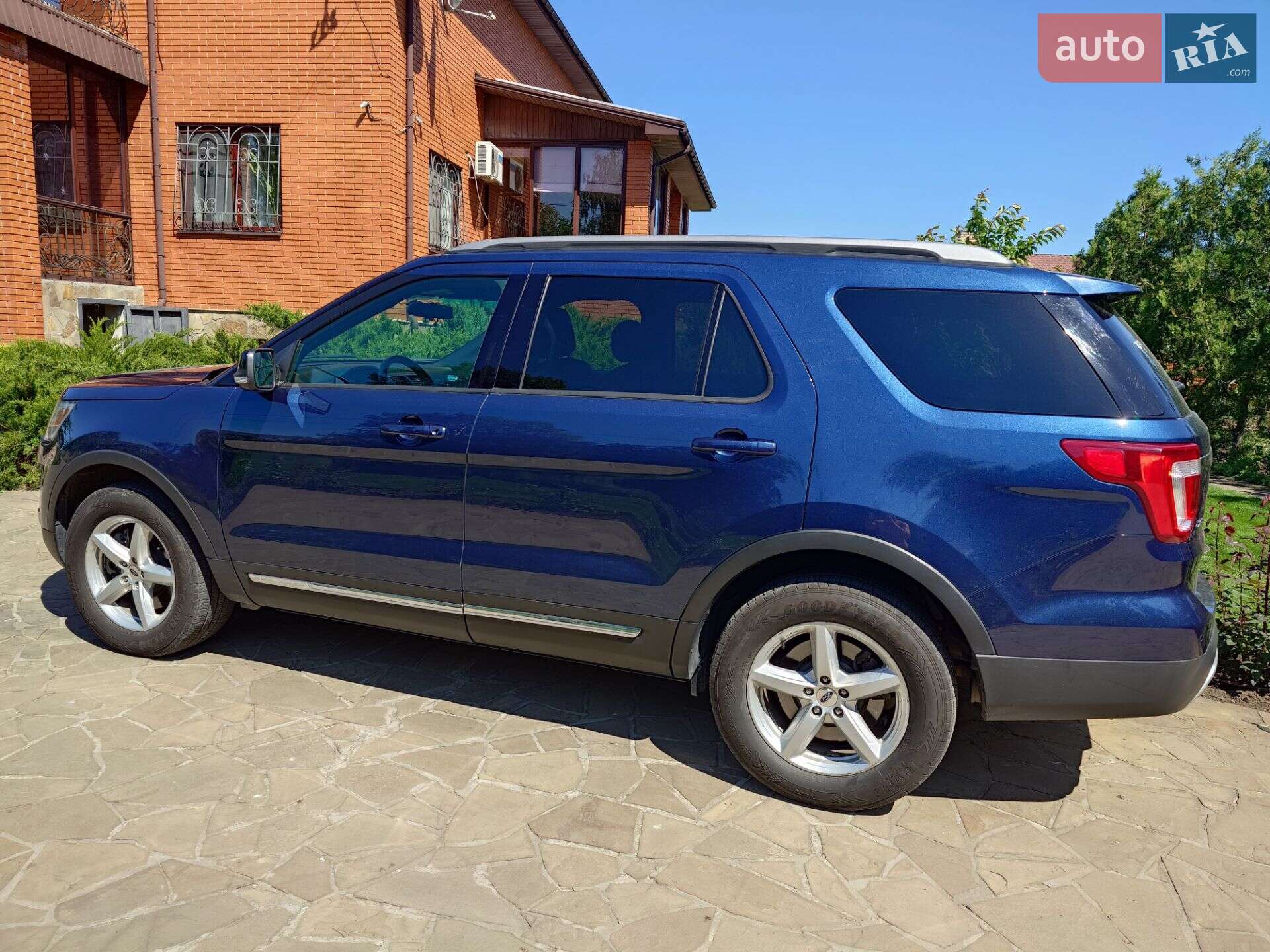 Ford Explorer 2017 VIN 1FM5K8D85HGC90121 фото оголошення 14 з 15