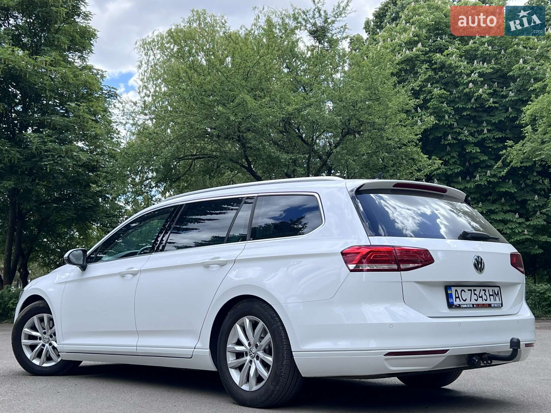 Volkswagen Passat 2015 VIN WVWZZZ3CZGE141023 фото оголошення 2 з 42