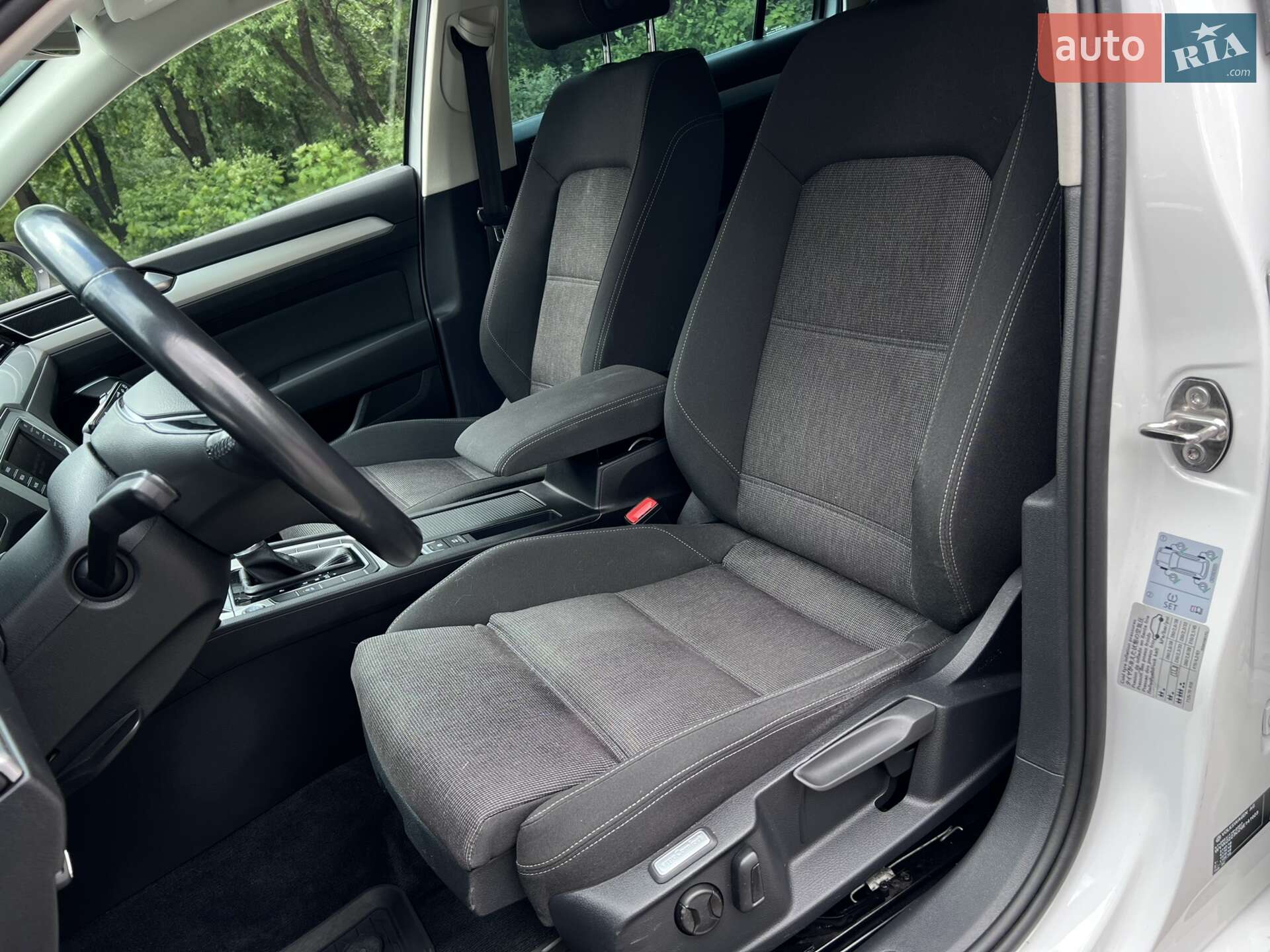 Volkswagen Passat 2015 VIN WVWZZZ3CZGE141023 фото оголошення 13 з 42