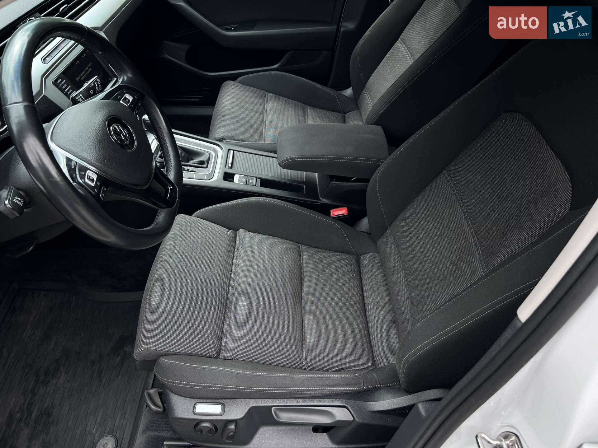 Volkswagen Passat 2015 VIN WVWZZZ3CZGE141023 фото оголошення 15 з 42