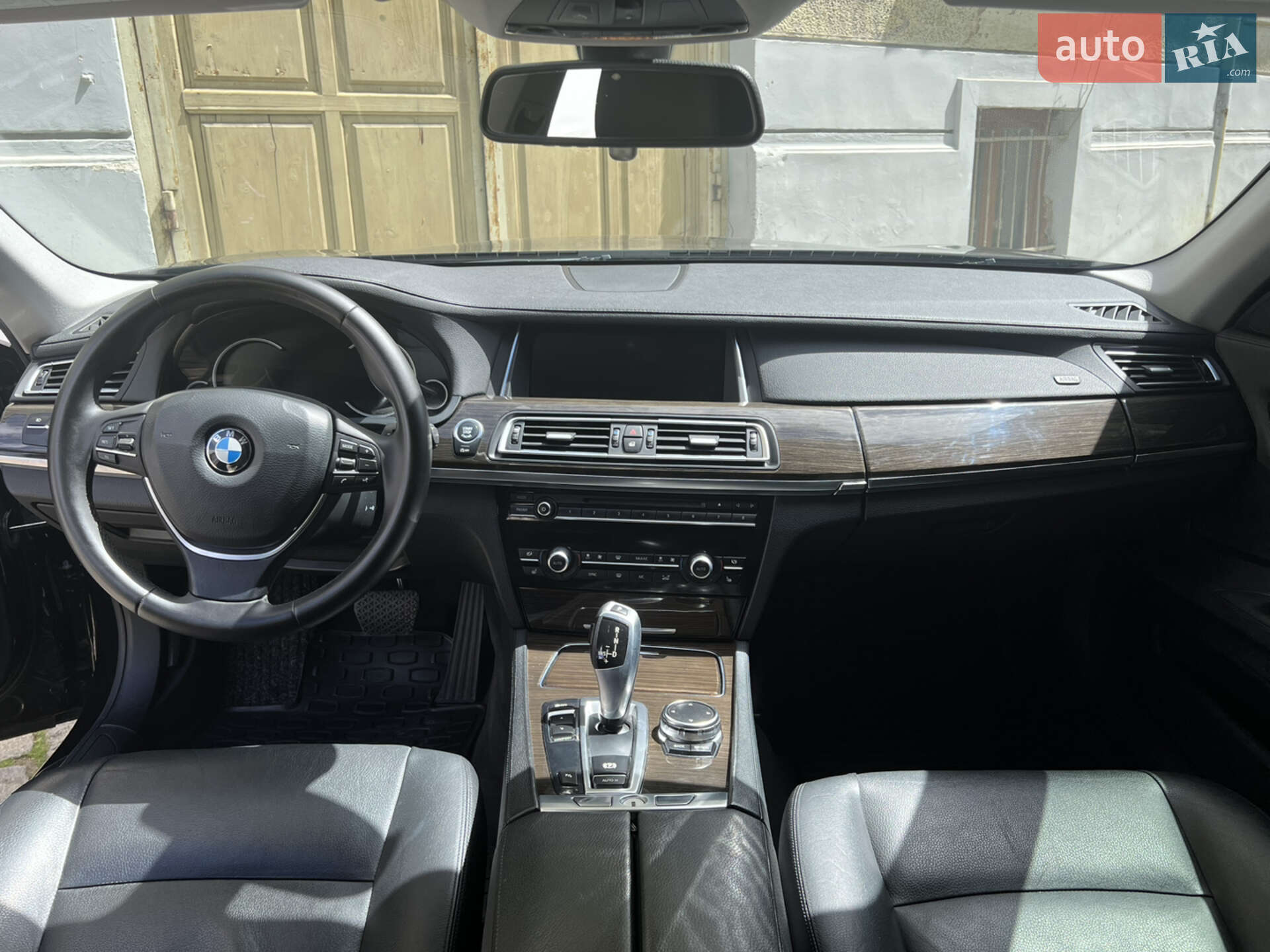 BMW 7 Series 2015 VIN WBAYA6C58FGK16458 фото оголошення 4 з 32