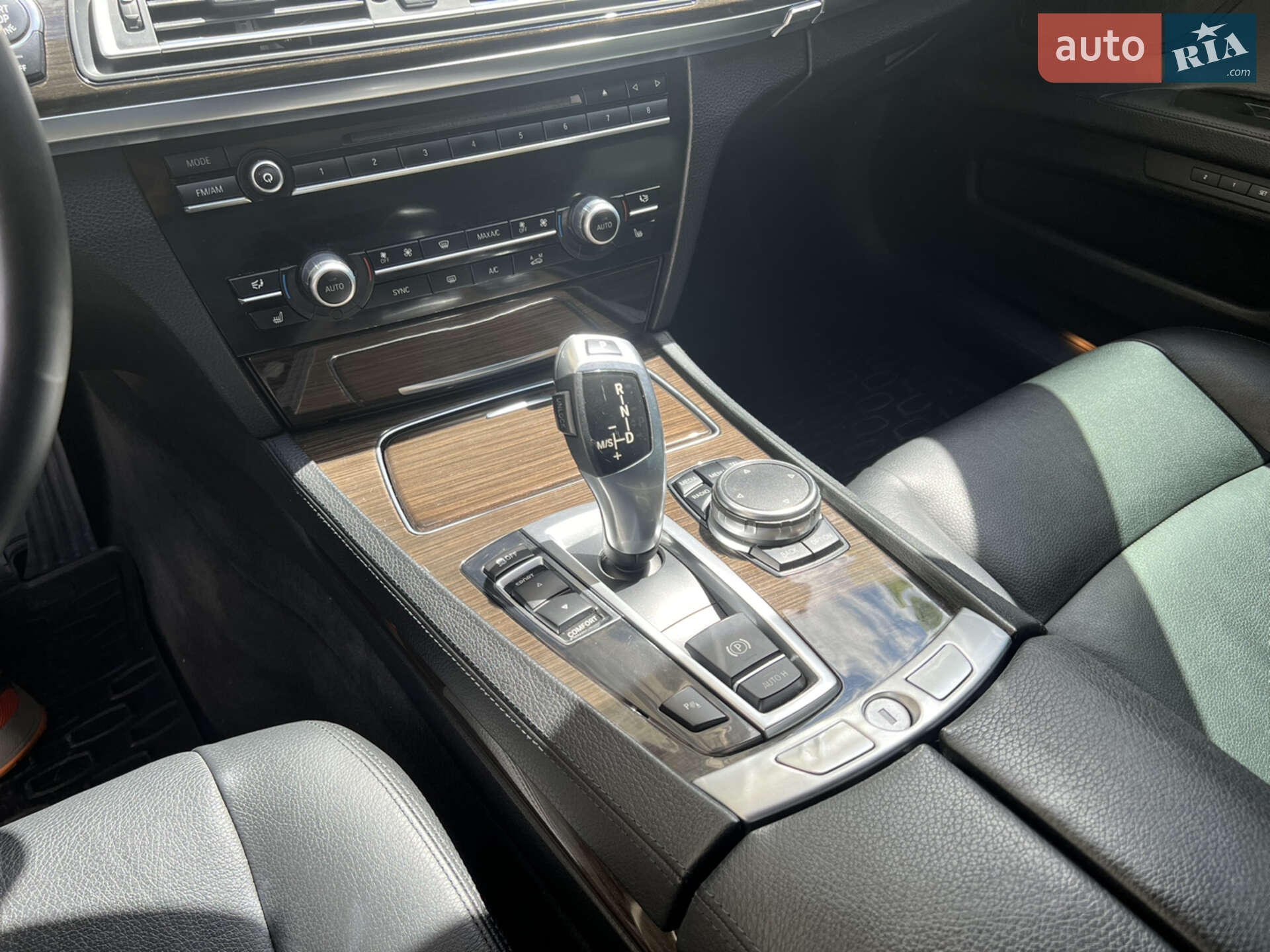 BMW 7 Series 2015 VIN WBAYA6C58FGK16458 фото оголошення 9 з 32