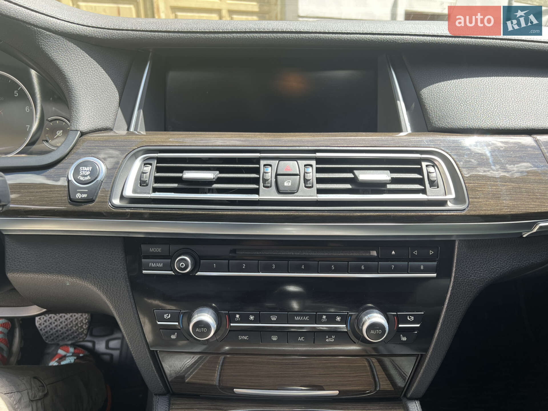 BMW 7 Series 2015 VIN WBAYA6C58FGK16458 фото оголошення 8 з 32