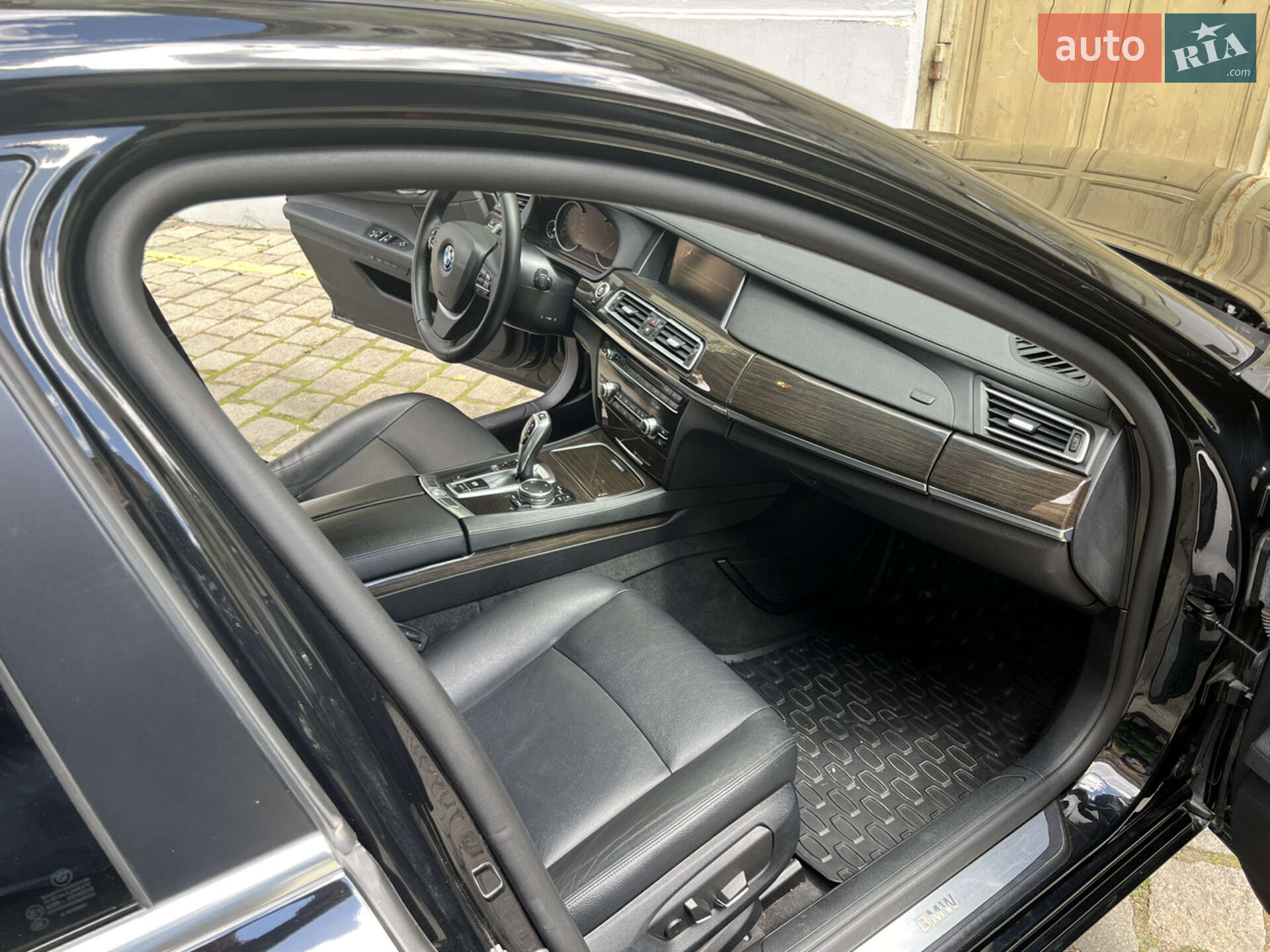 BMW 7 Series 2015 VIN WBAYA6C58FGK16458 фото оголошення 28 з 32
