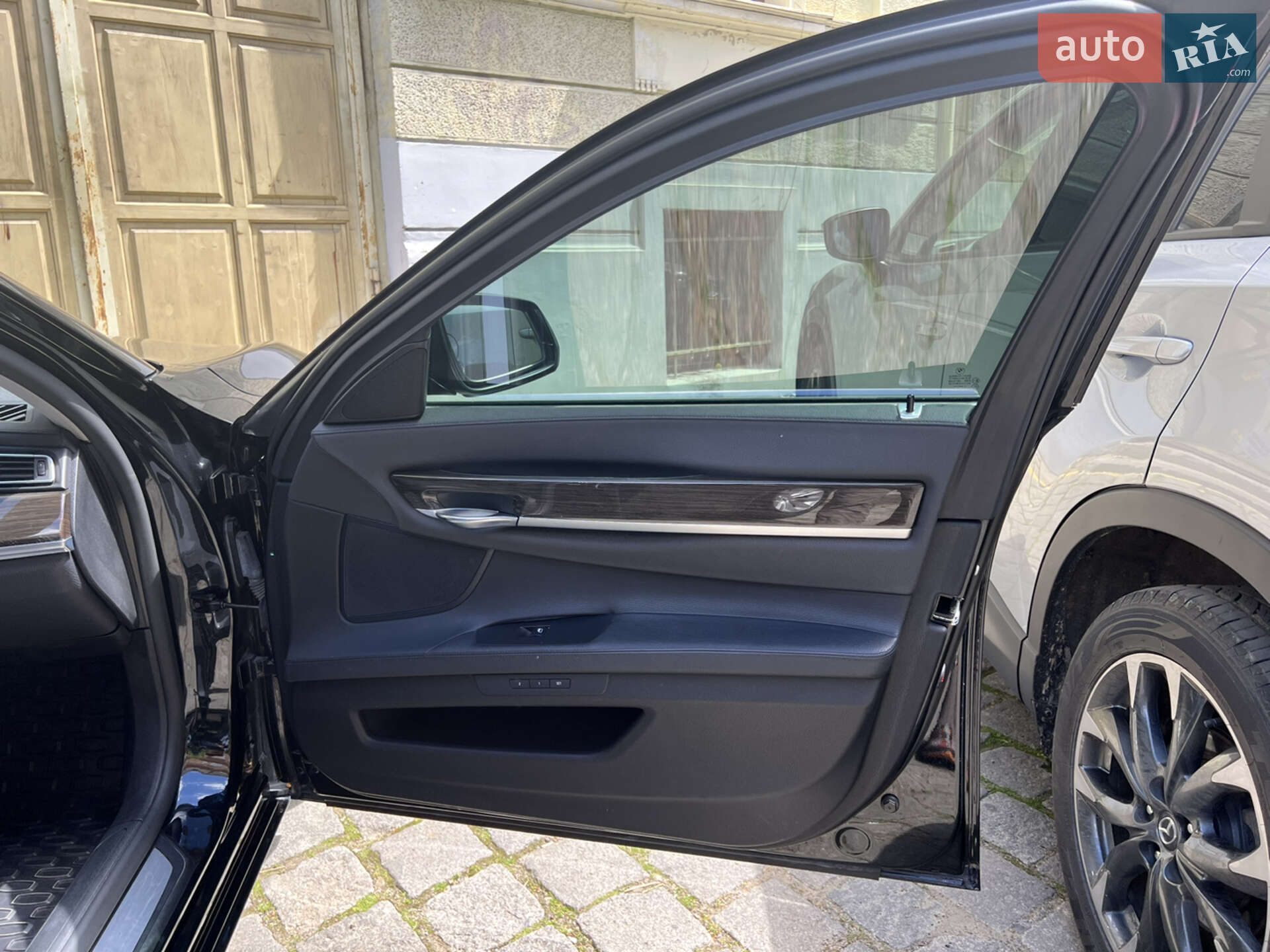 BMW 7 Series 2015 VIN WBAYA6C58FGK16458 фото оголошення 27 з 32