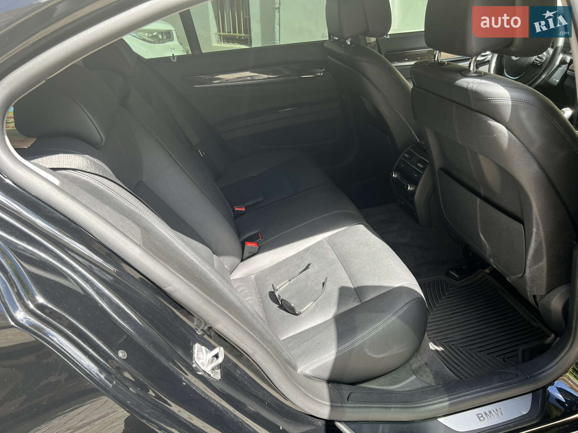 BMW 7 Series 2015 VIN WBAYA6C58FGK16458 фото оголошення 30 з 32