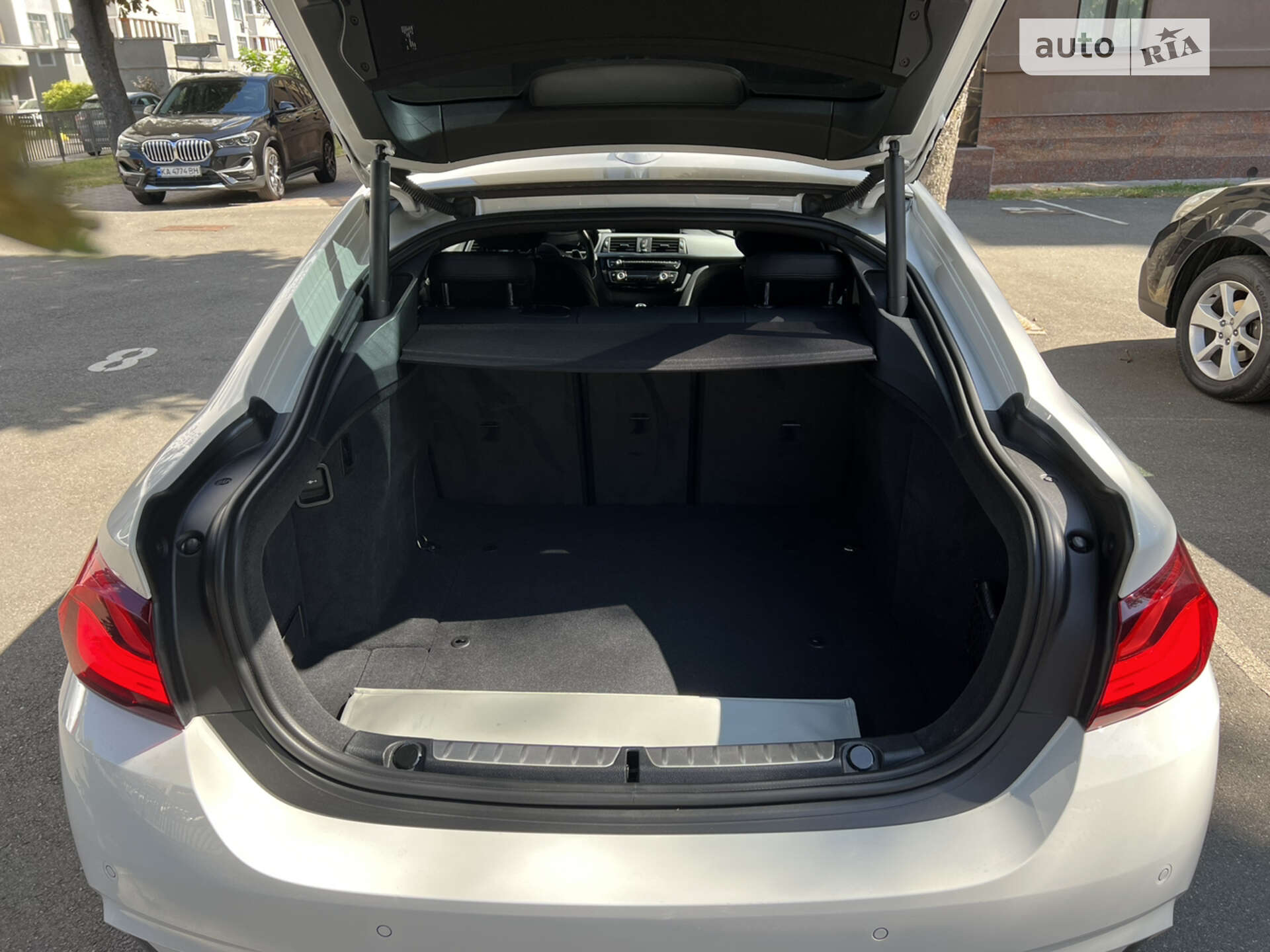 BMW 4 Series 2019 VIN WBA4H51000BM71864 фото оголошення 10 з 32