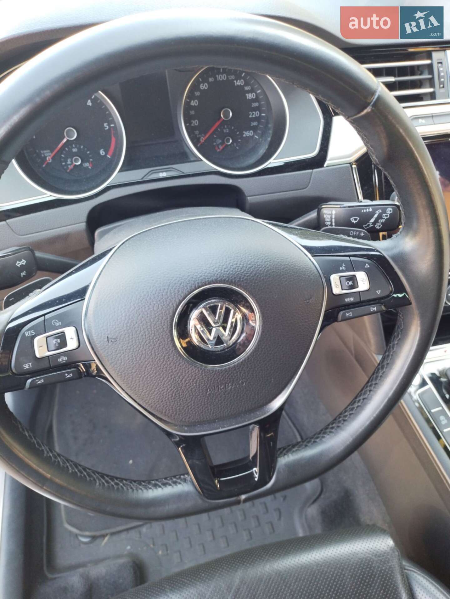 Volkswagen Passat 2018 VIN WVWZZZ3CZKE002808 фото оголошення 4 з 15