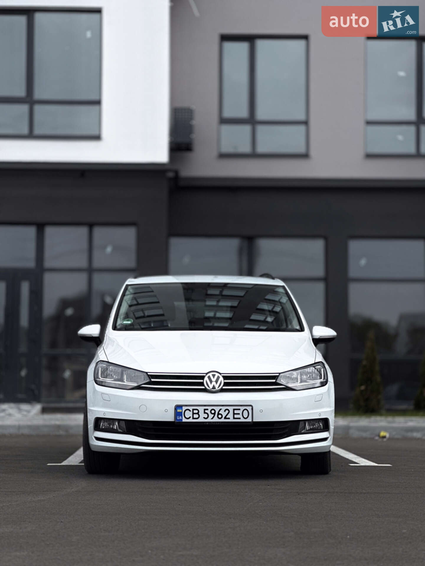 Volkswagen Touran 2016 VIN WVGZZZ1TZGW580849 фото оголошення 2 з 26
