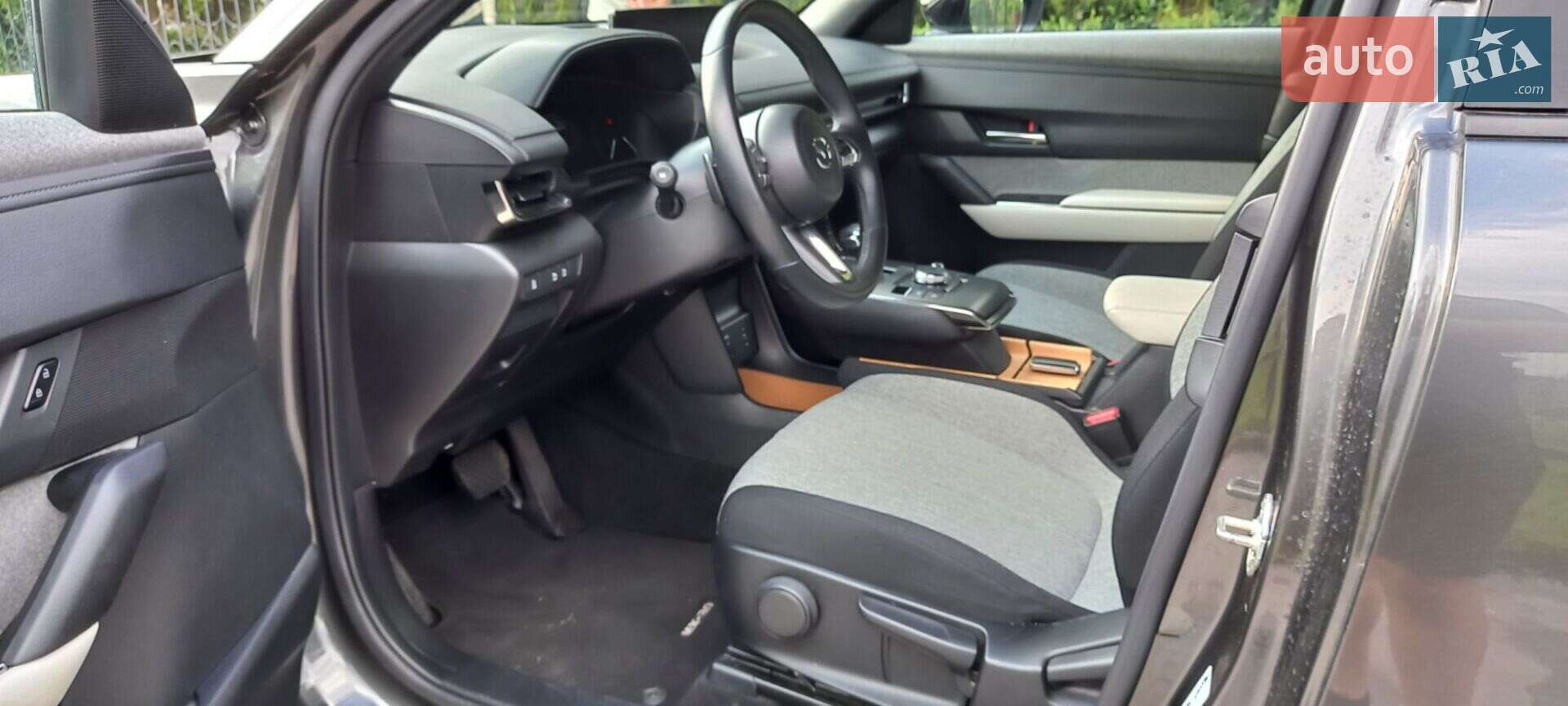 Mazda MX-30 2021 VIN JMZDR1WBJ00116242 фото оголошення 11 з 36