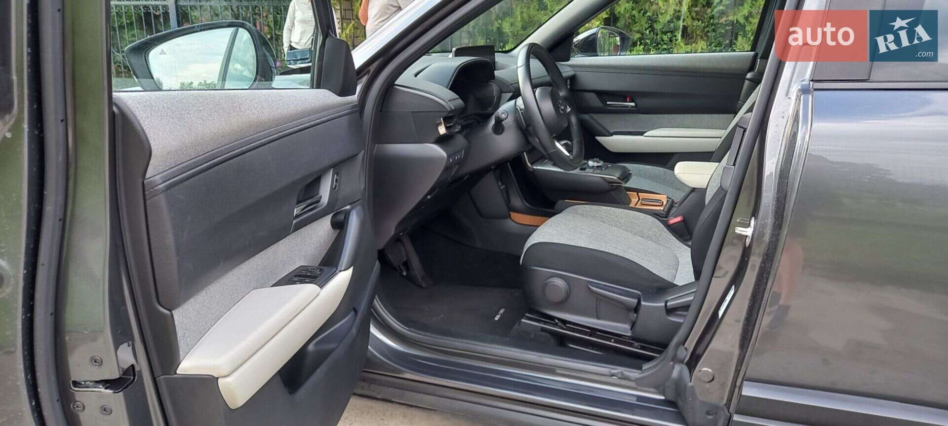 Mazda MX-30 2021 VIN JMZDR1WBJ00116242 фото оголошення 12 з 36