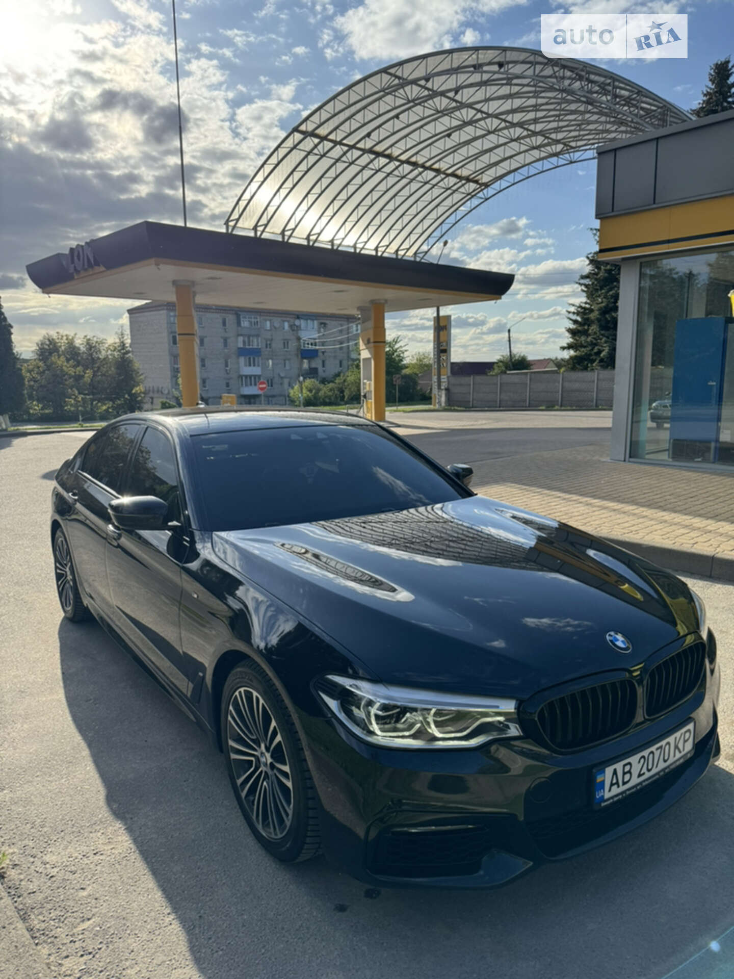 BMW 5 Series 2018 VIN WBAJC31000B053861 фото оголошення 6 з 34